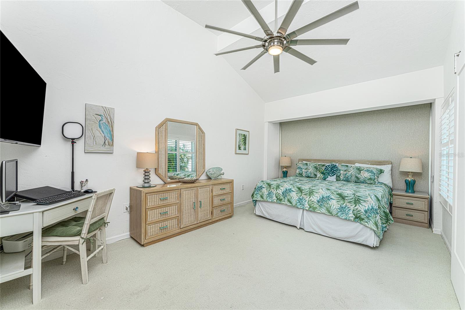 2955 N BEACH RD #B824, #B824
