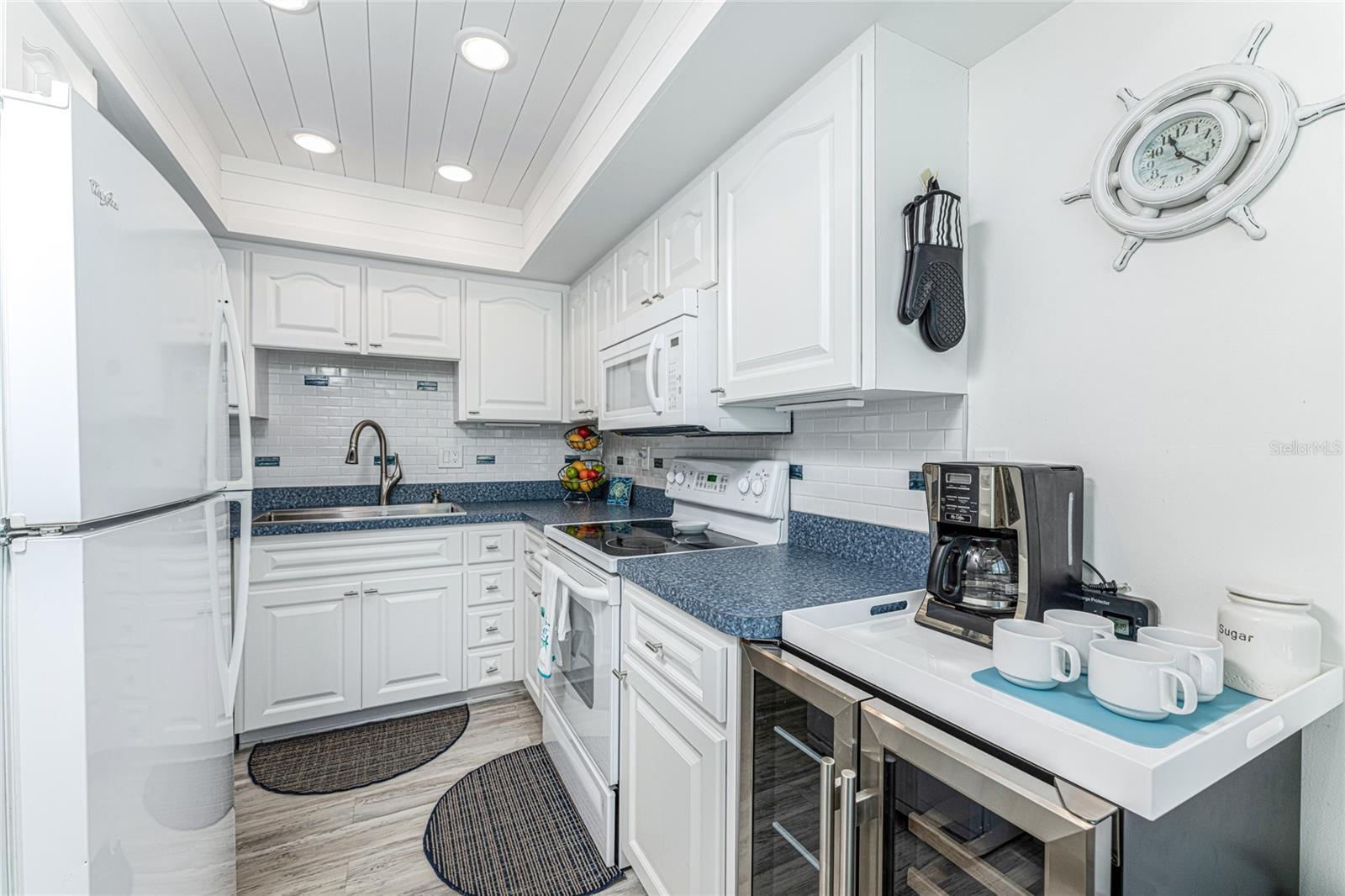 2955 N BEACH RD #B824, #B824