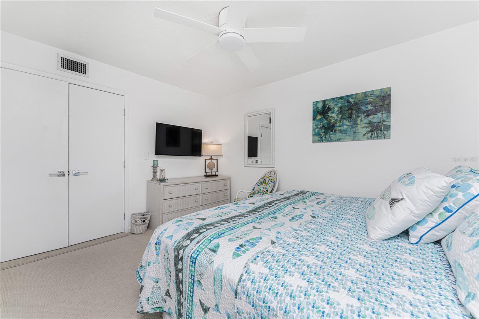 2955 N BEACH RD #B824, #B824