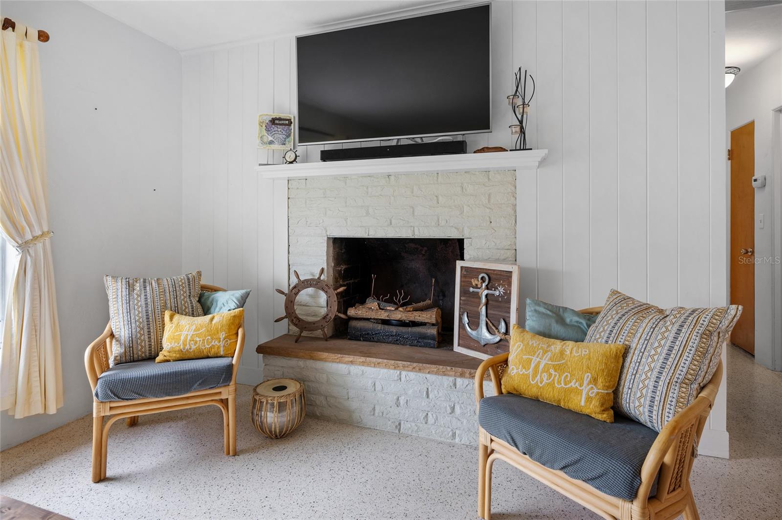 10 BEVERLY CIR