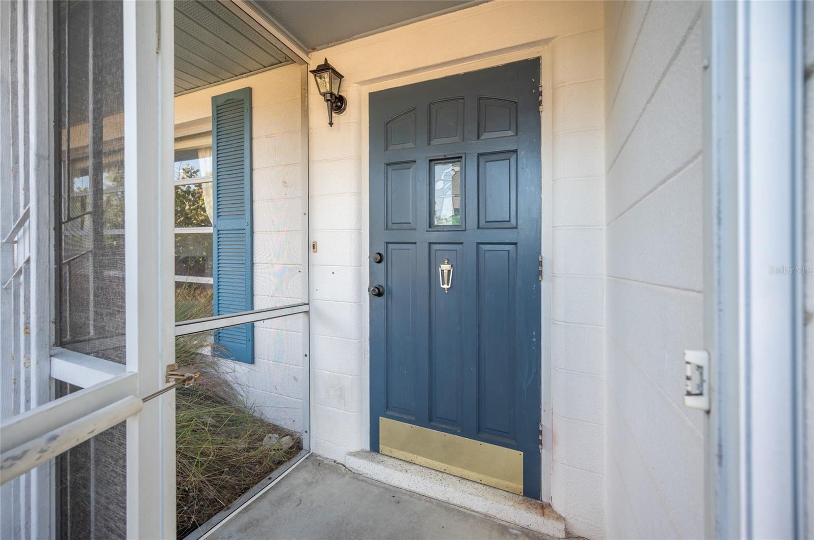 10 BEVERLY CIR