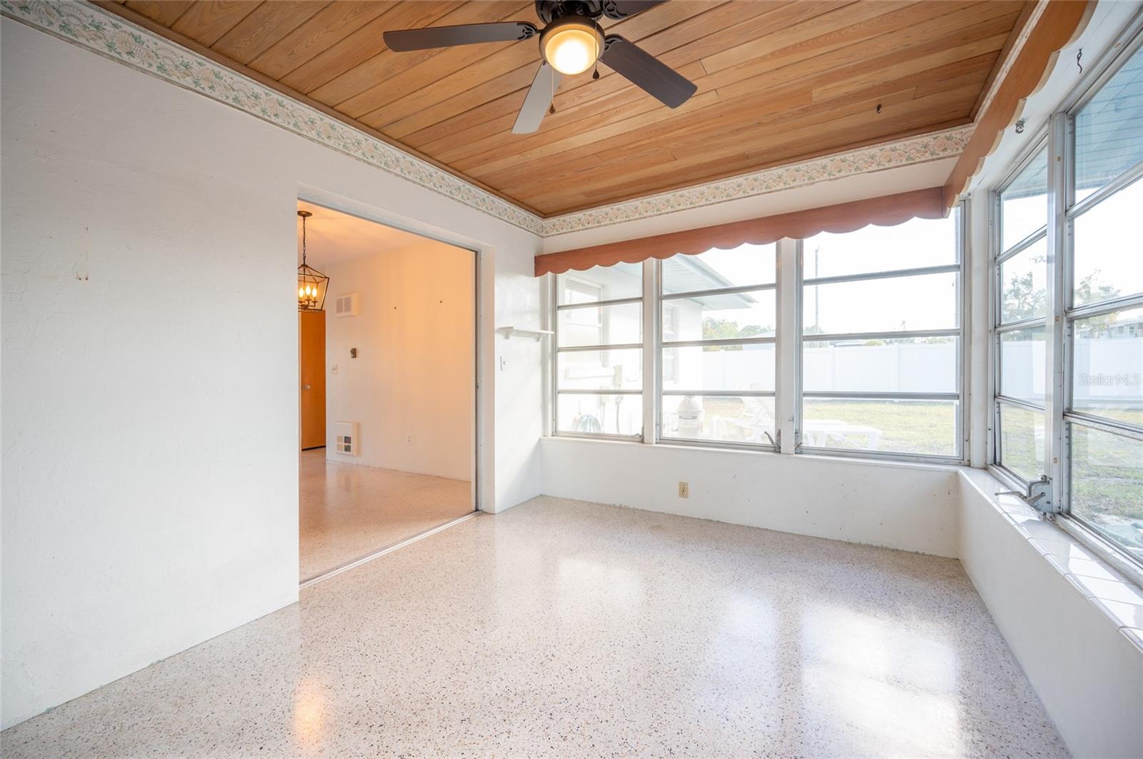 10 BEVERLY CIR