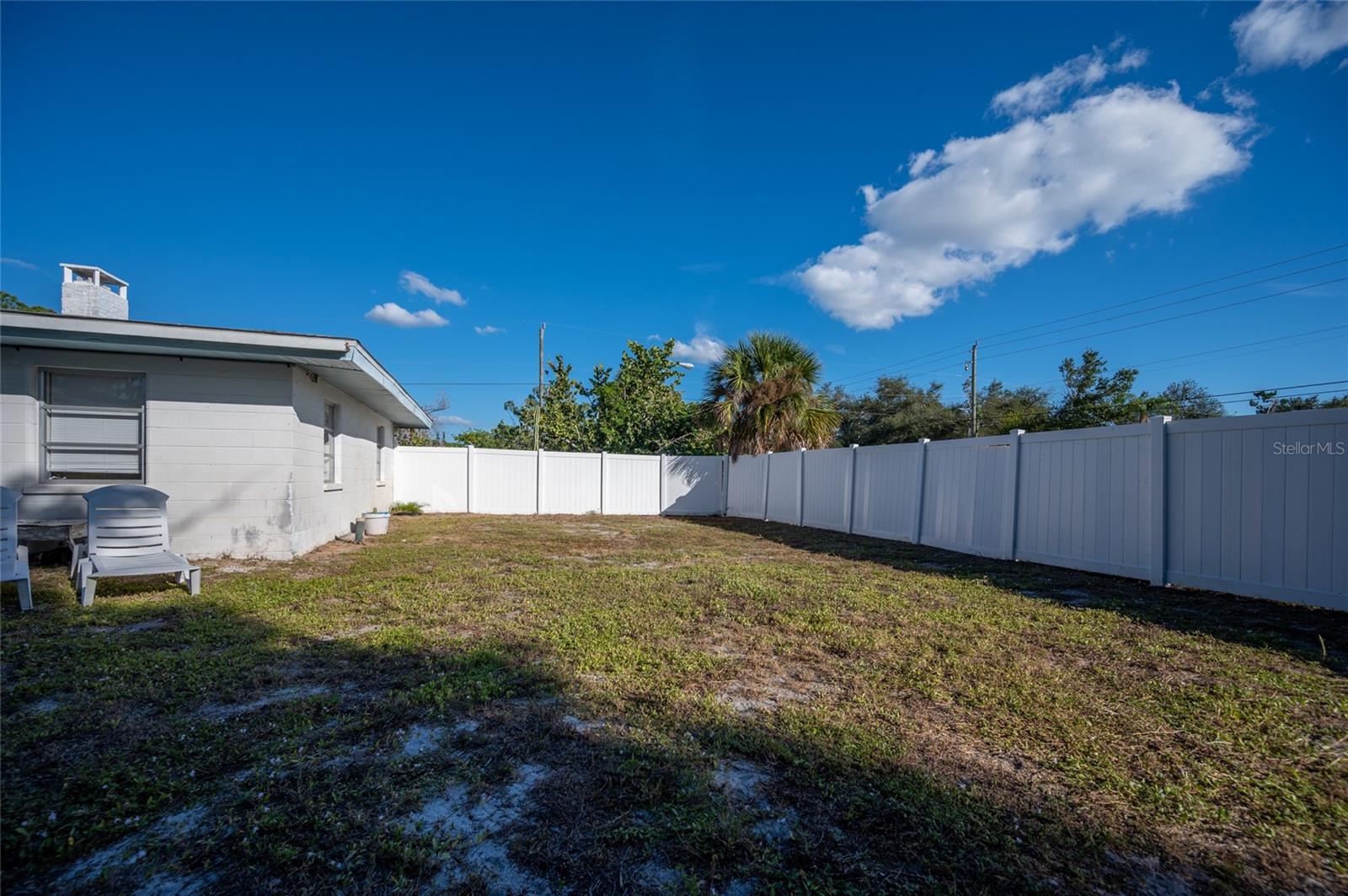 10 BEVERLY CIR