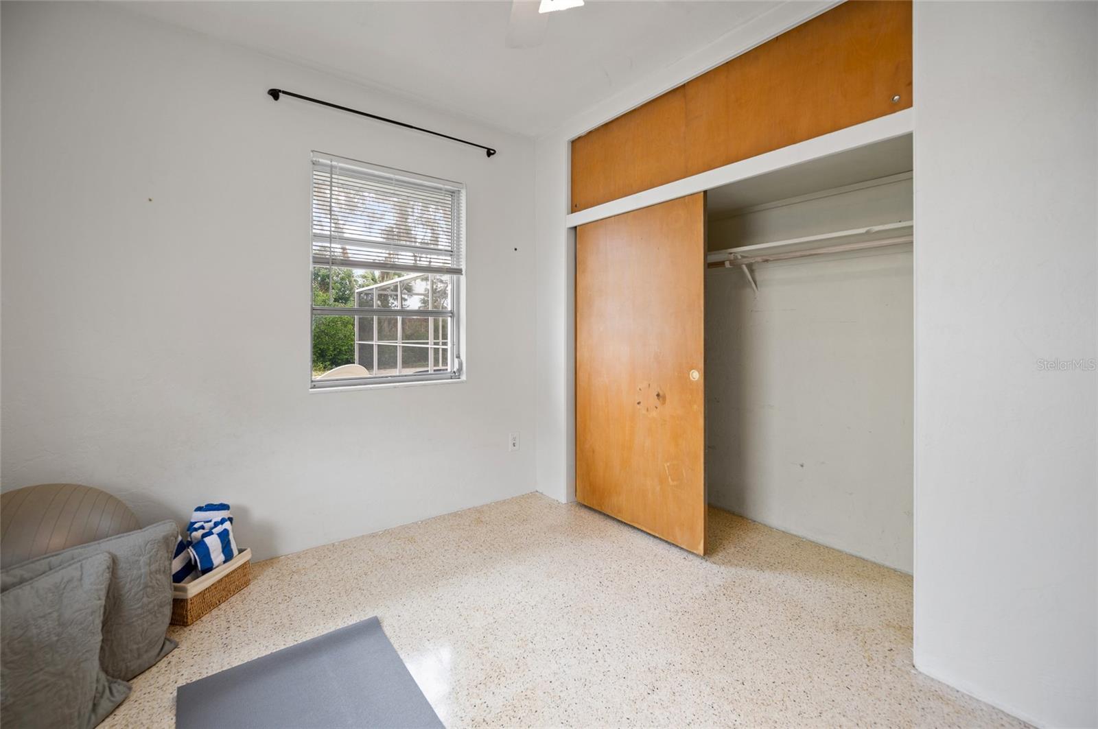 10 BEVERLY CIR