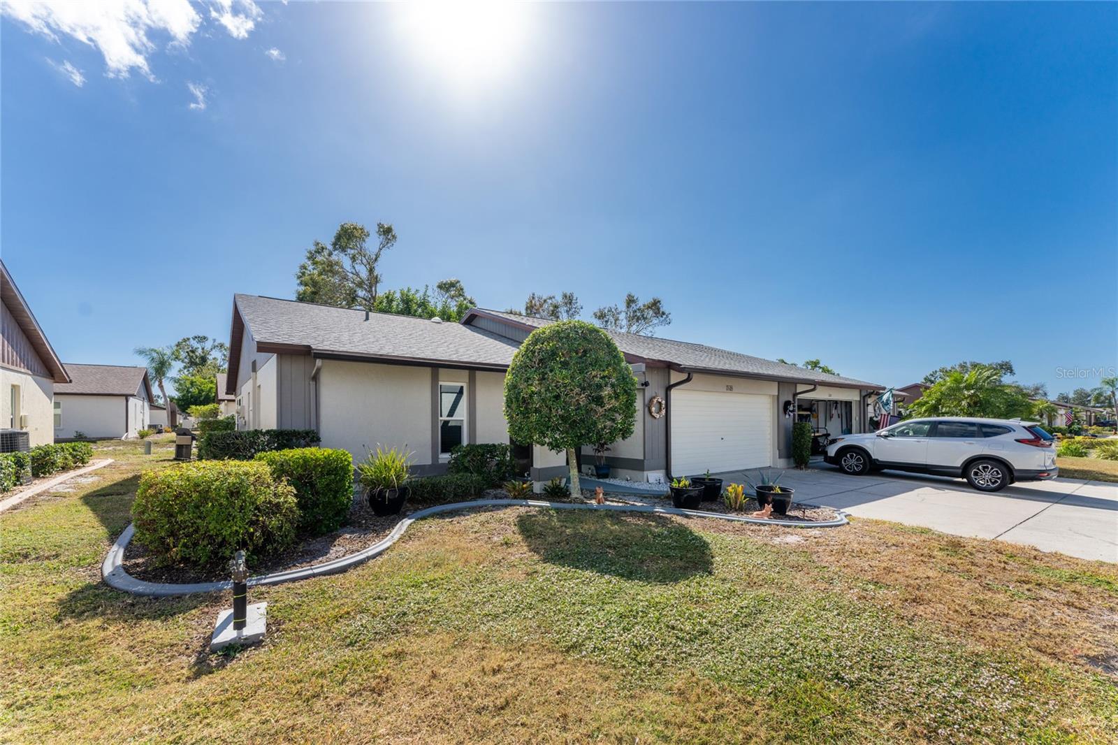 598 FOXWOOD BLVD