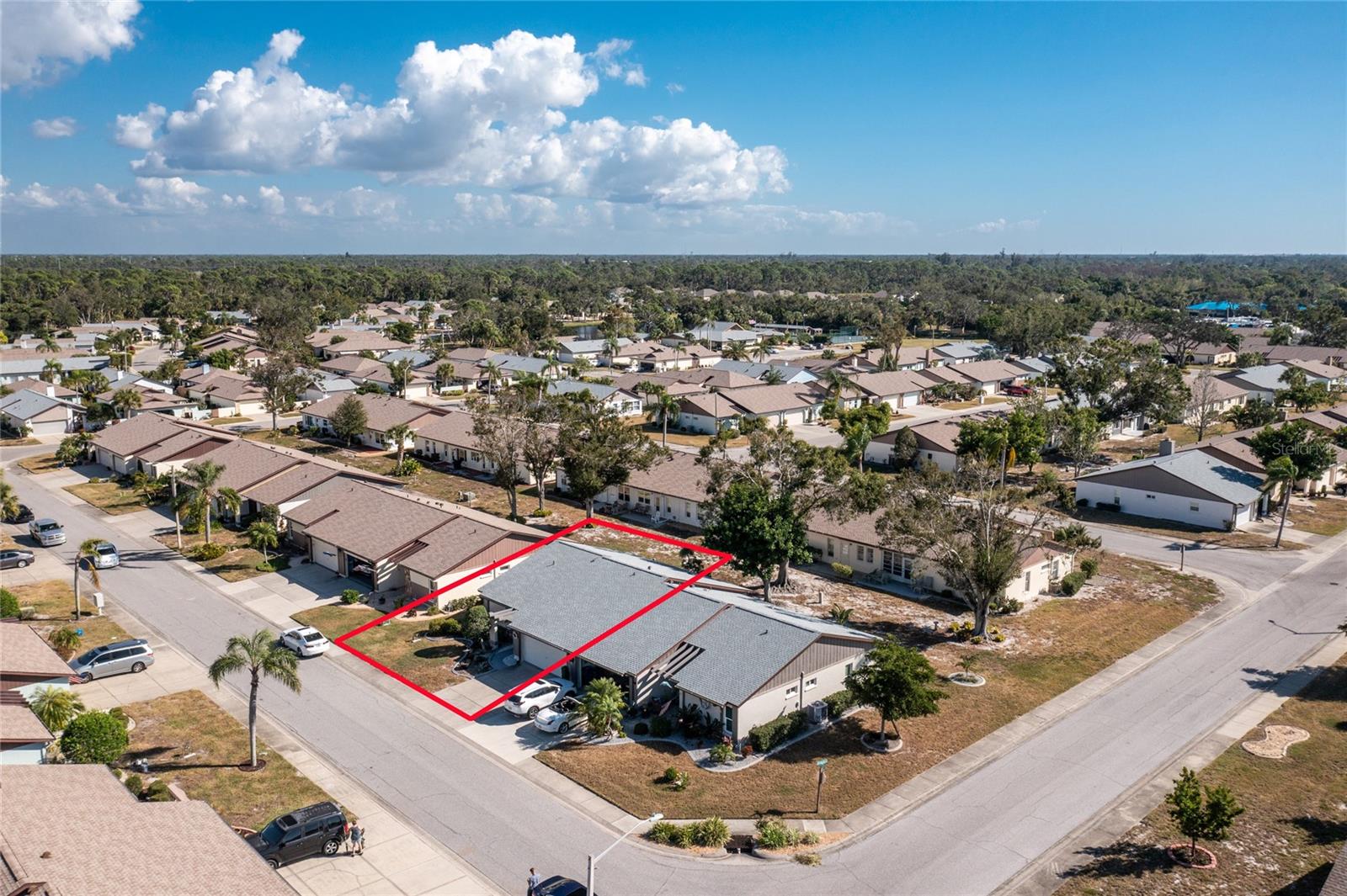 598 FOXWOOD BLVD
