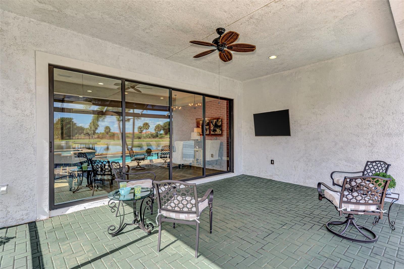 24276 GALLBERRY DR