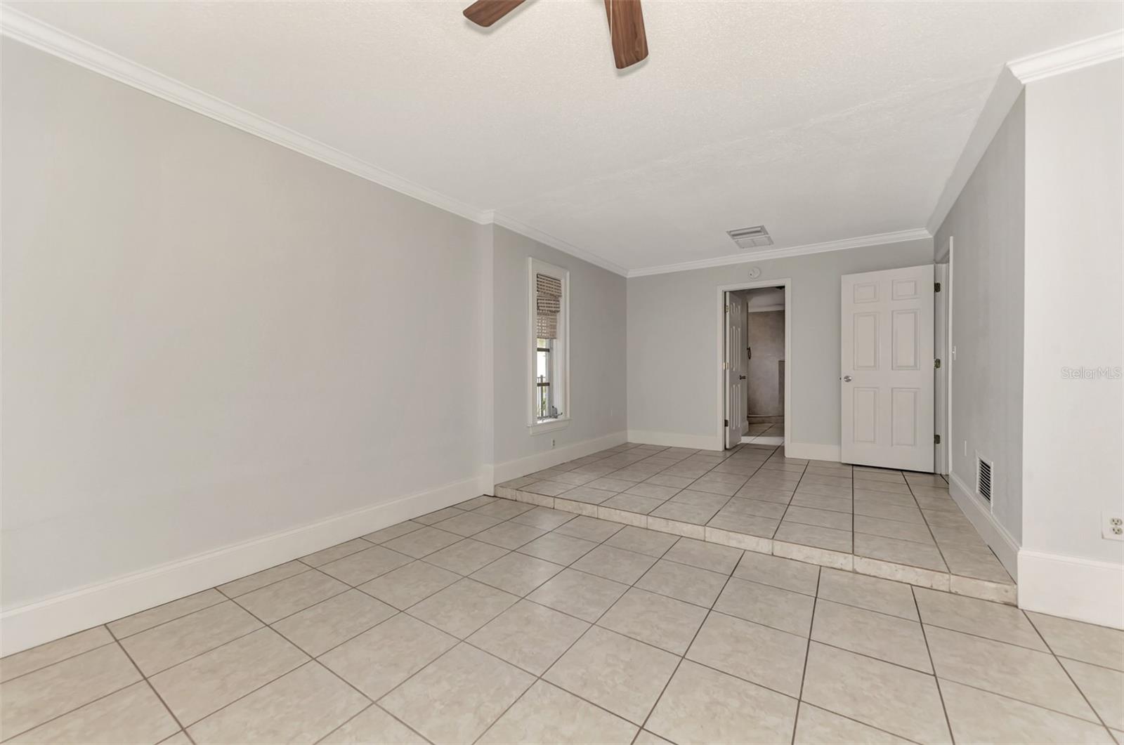 1521 ROSSANNE PL