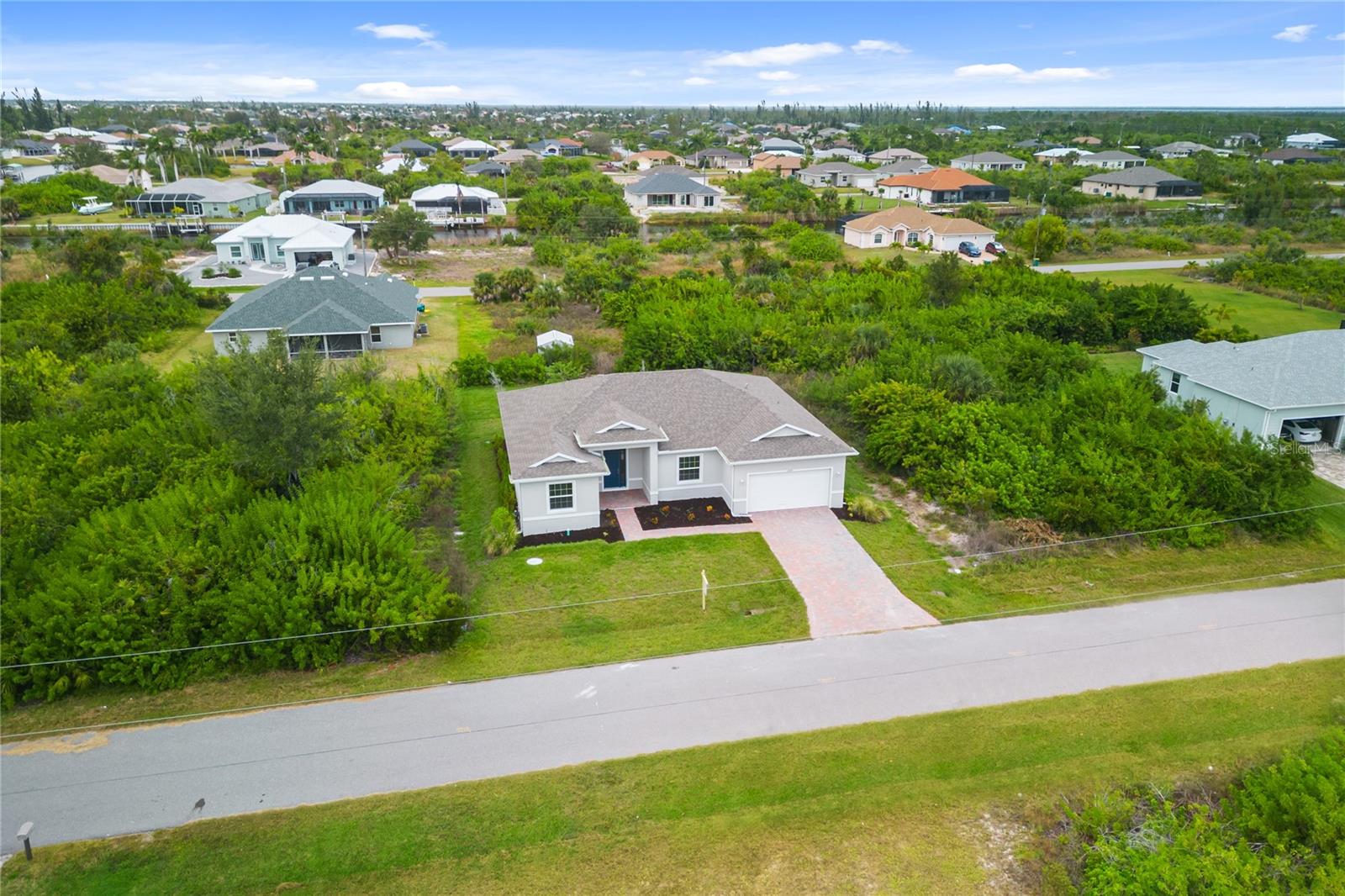 15707 APPLEWHITE CIR