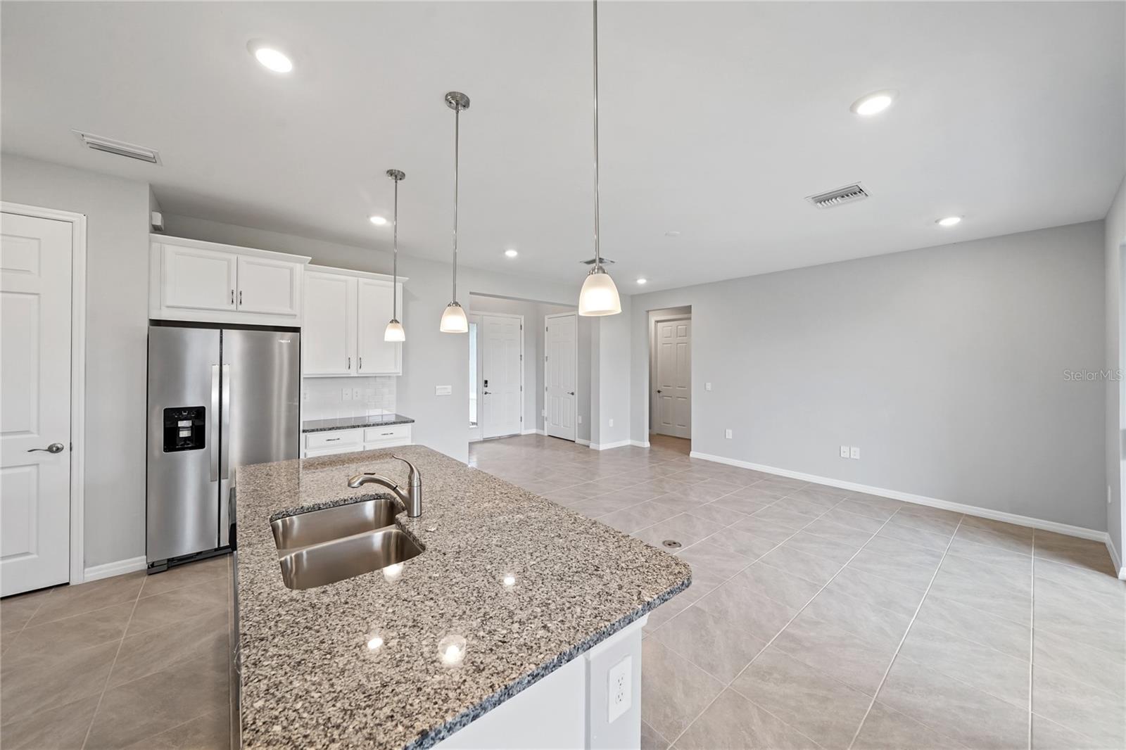 15707 APPLEWHITE CIR
