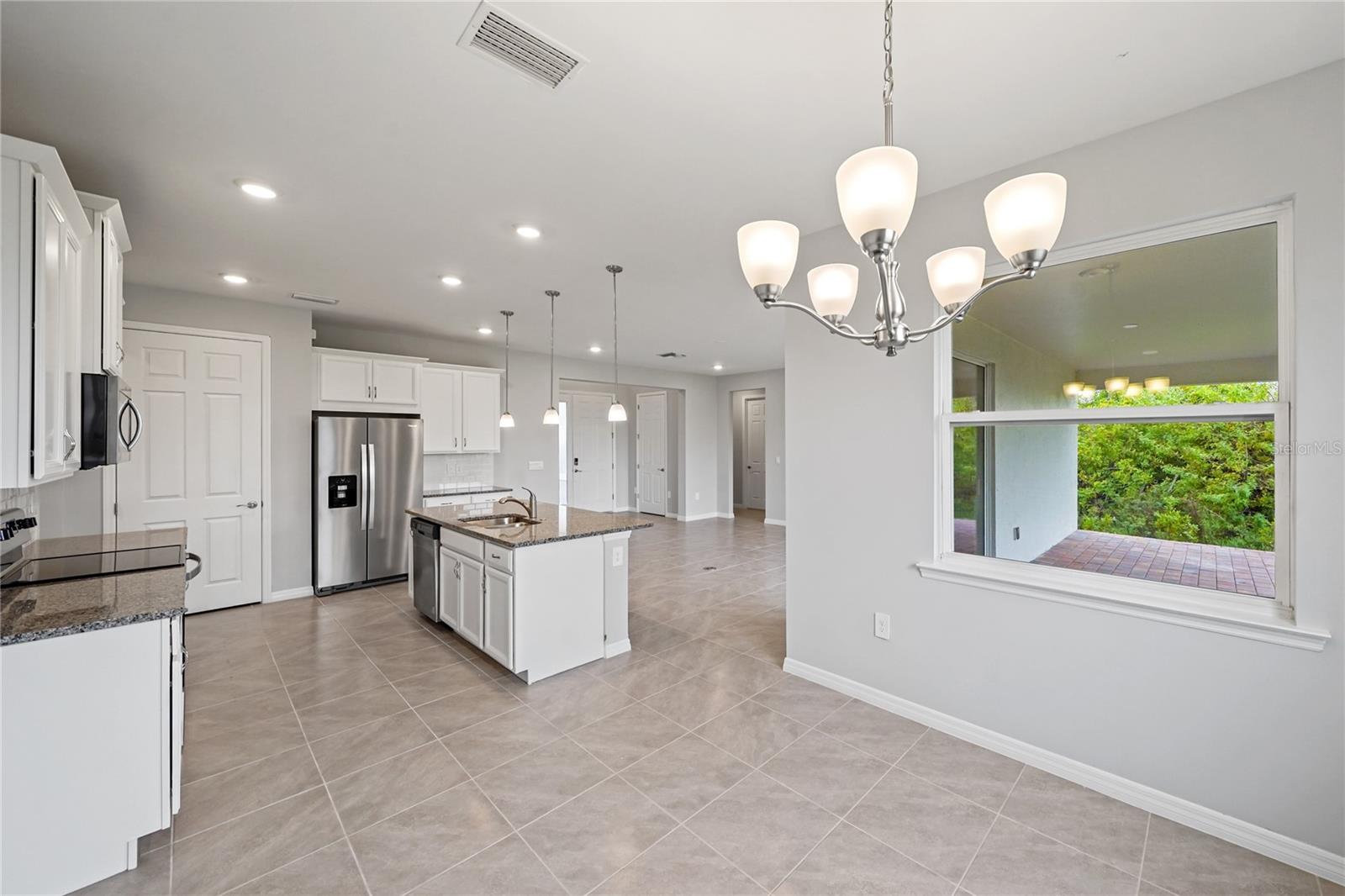 15707 APPLEWHITE CIR
