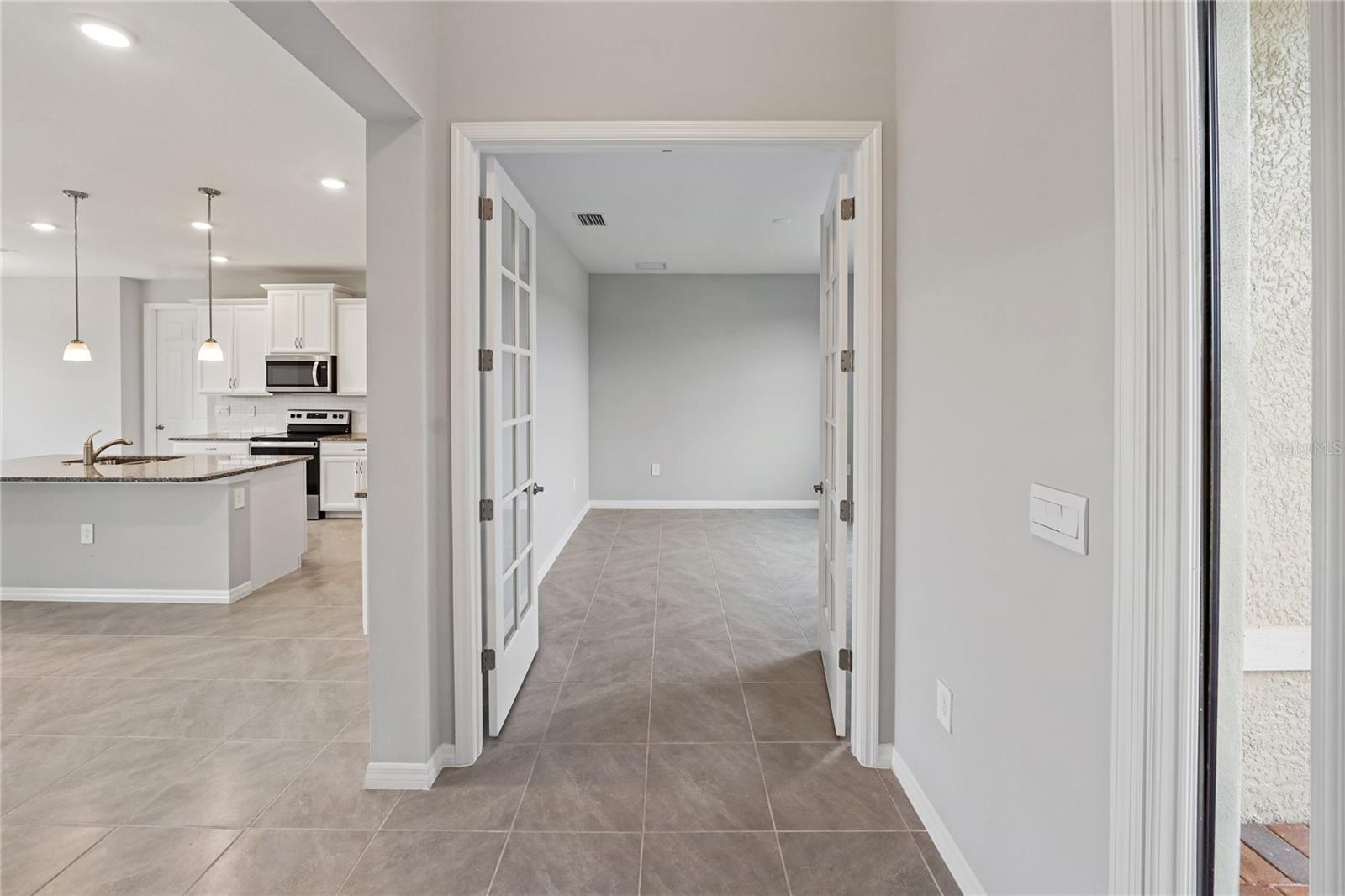 15707 APPLEWHITE CIR