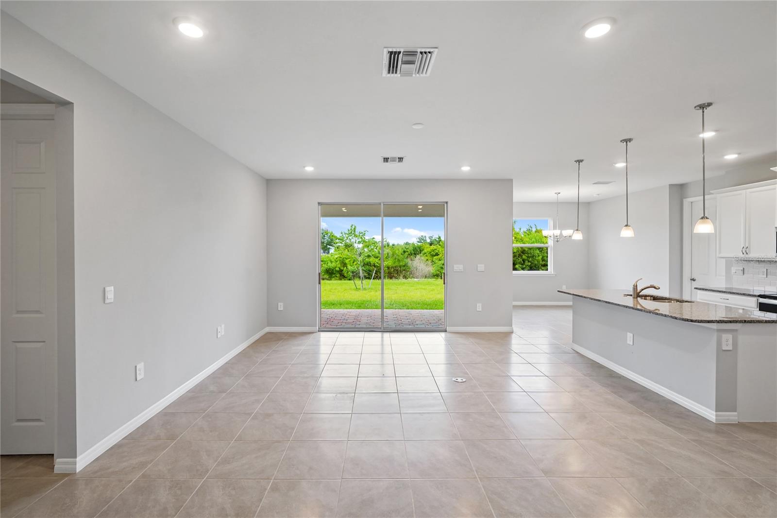 15707 APPLEWHITE CIR