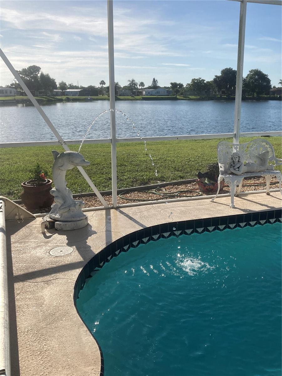 1372 SANDERLING DR