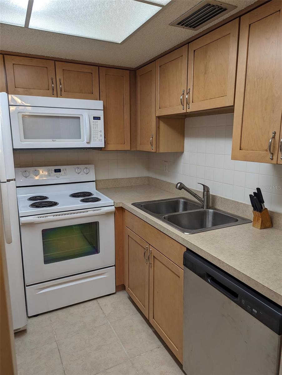 3 QUAILS RUN BLVD #3202, #3202
