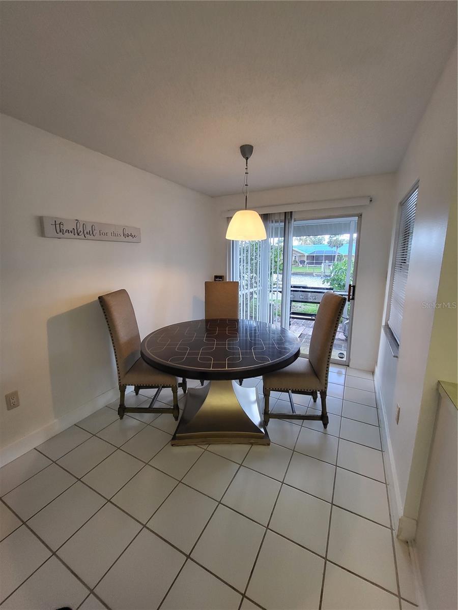 18385 HOTTELET CIR