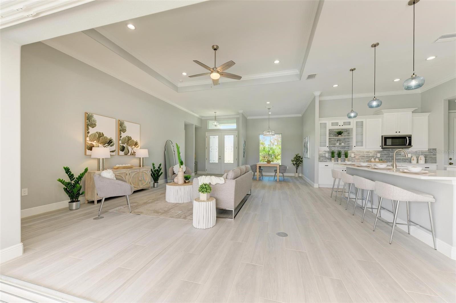 723 ROTONDA CIR