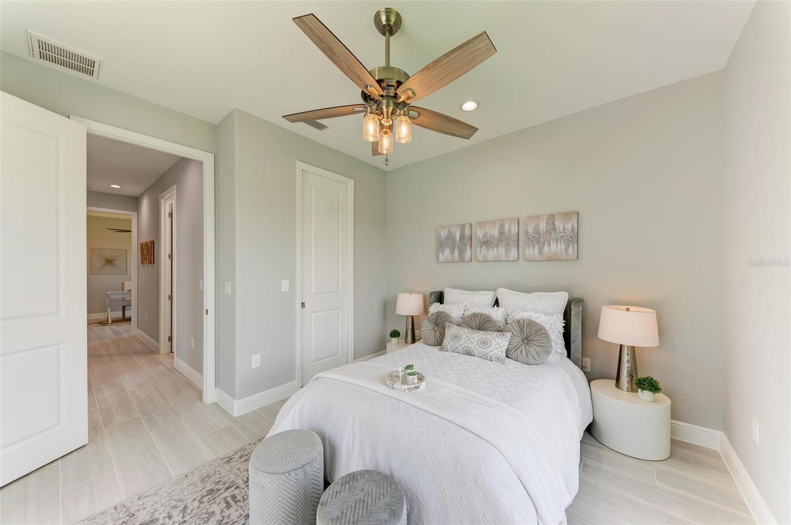 723 ROTONDA CIR