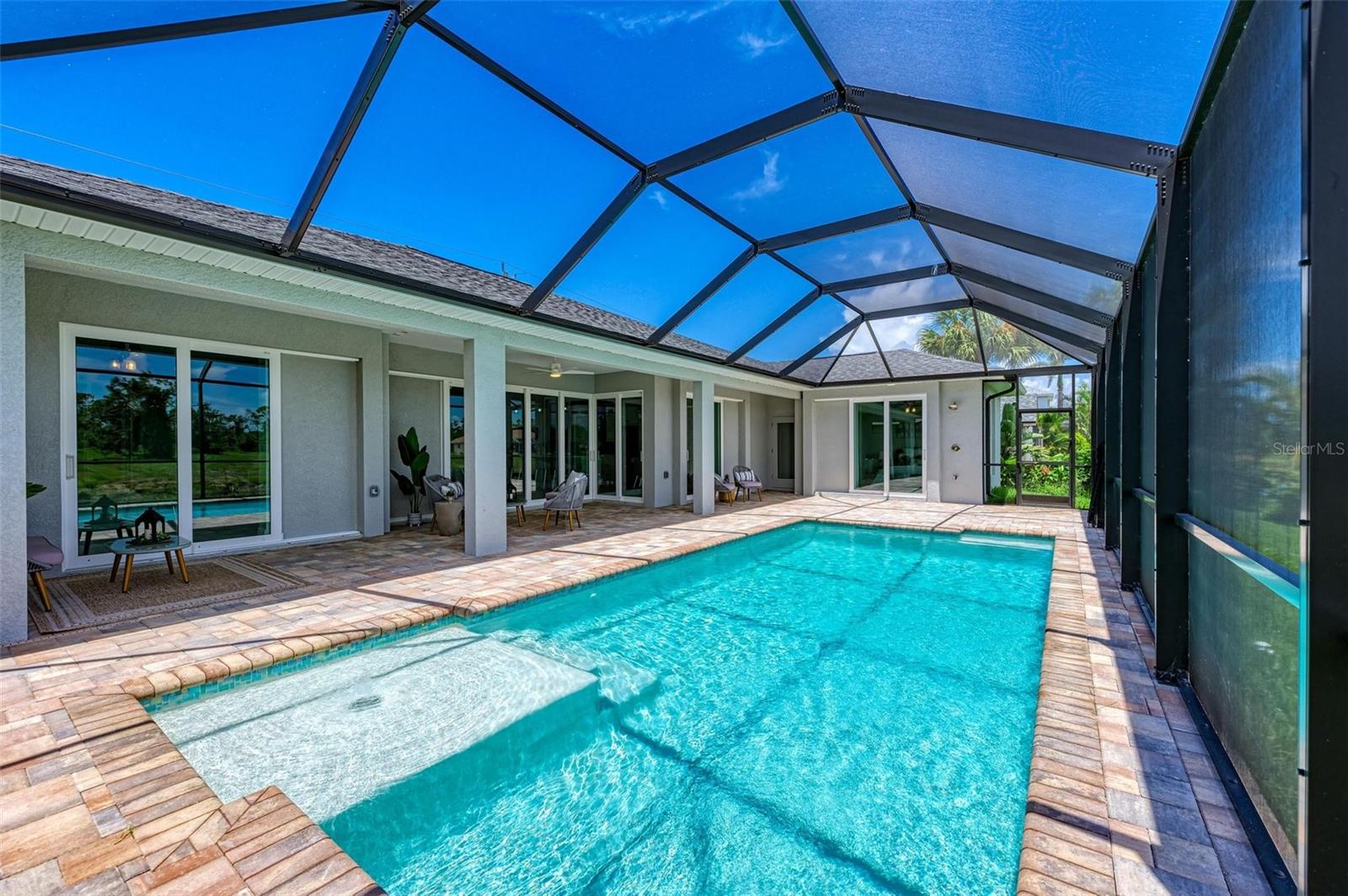 723 ROTONDA CIR