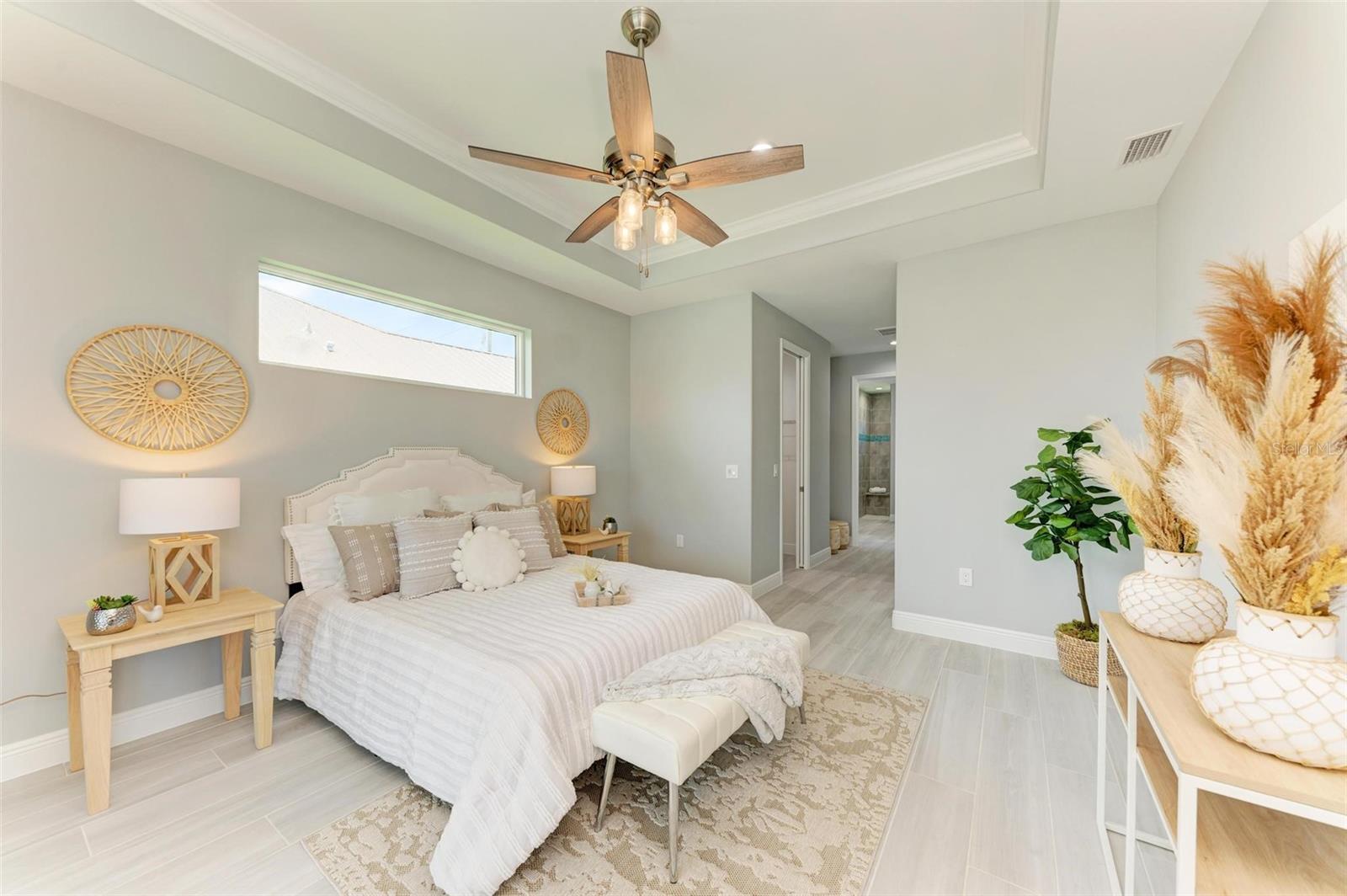 723 ROTONDA CIR