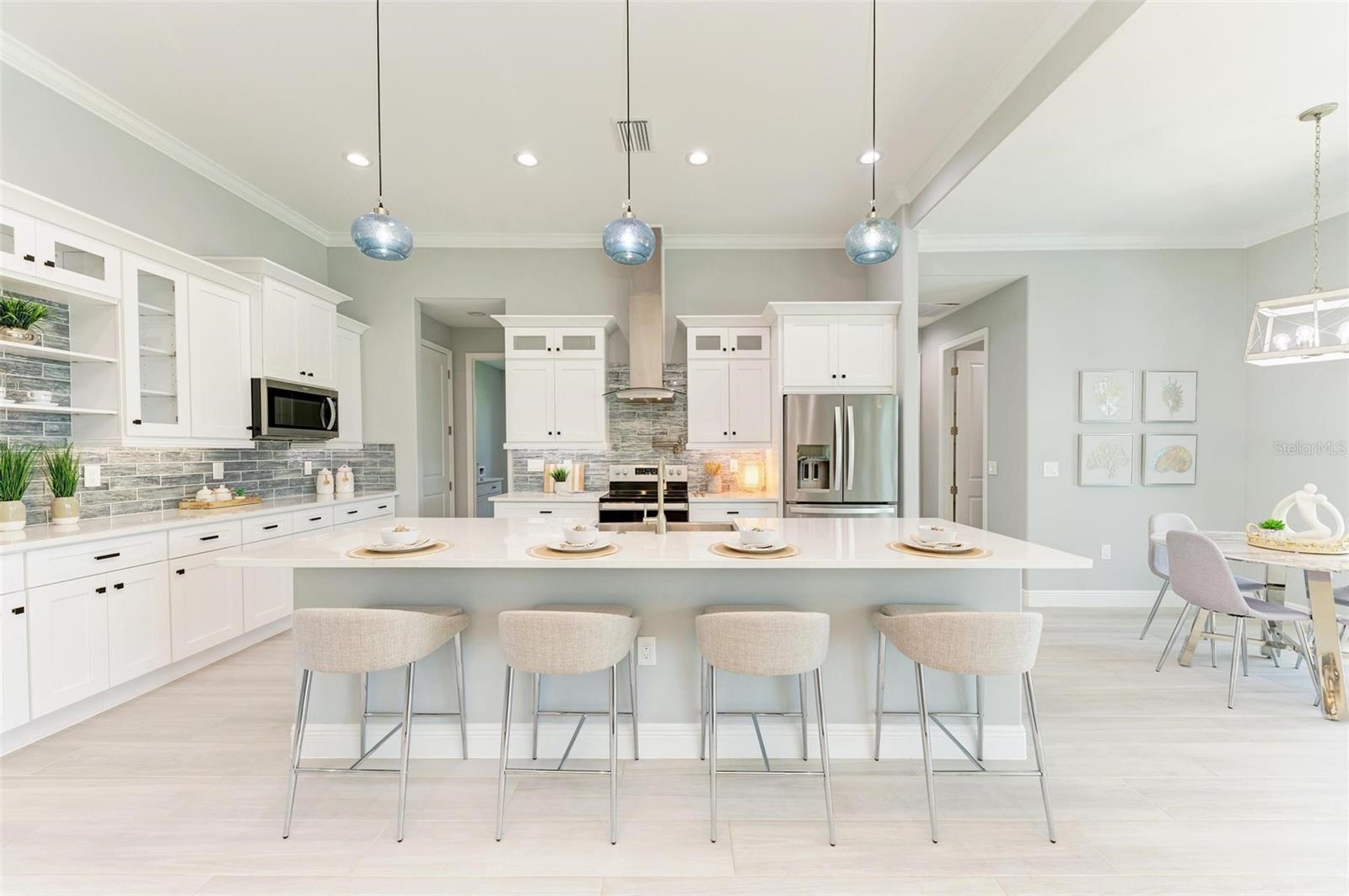 723 ROTONDA CIR