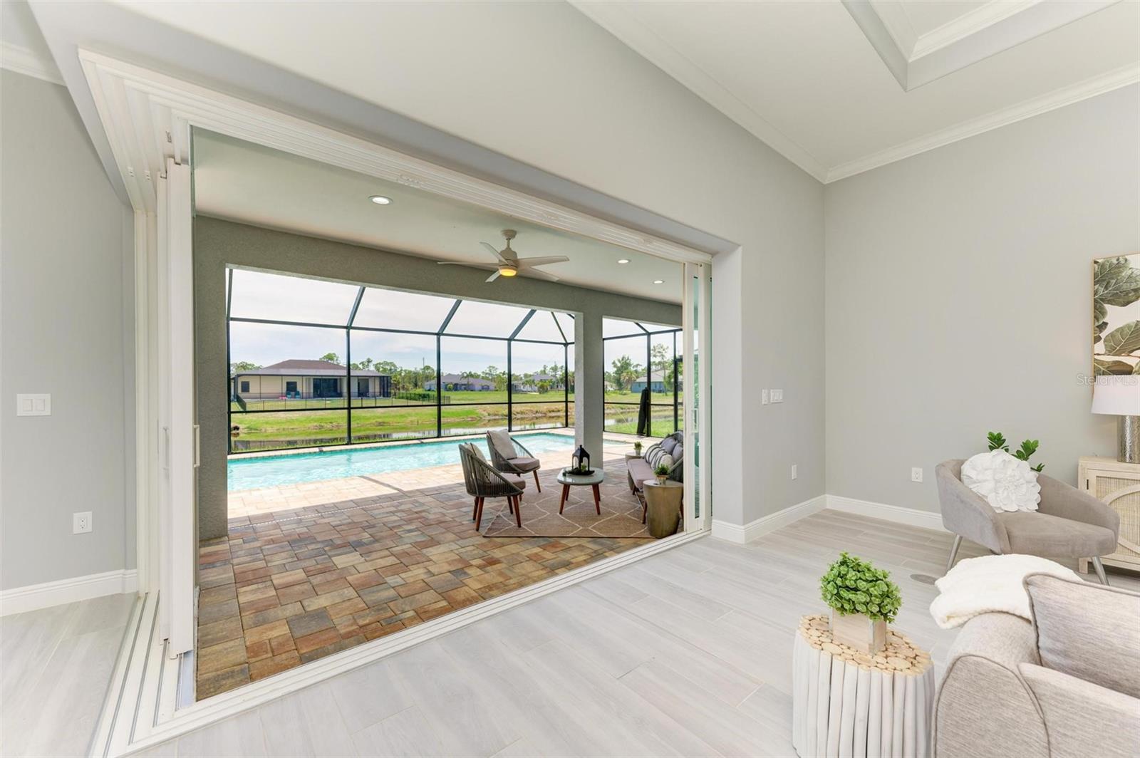 723 ROTONDA CIR