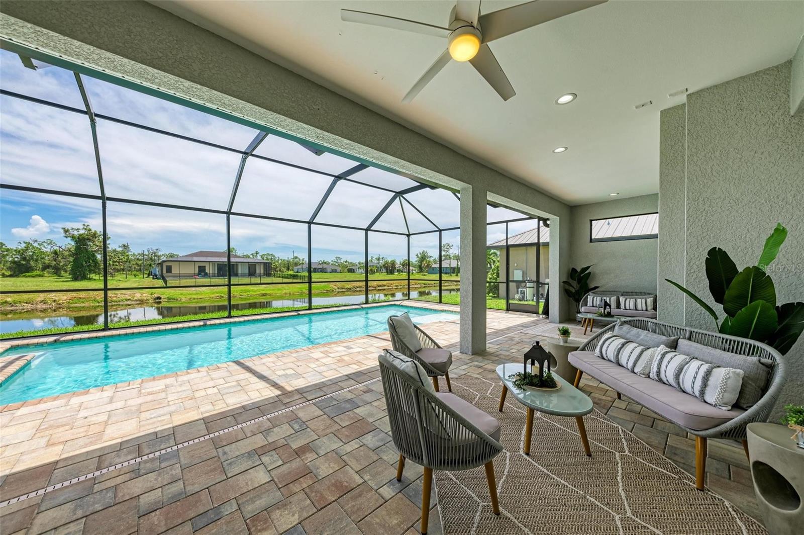723 ROTONDA CIR