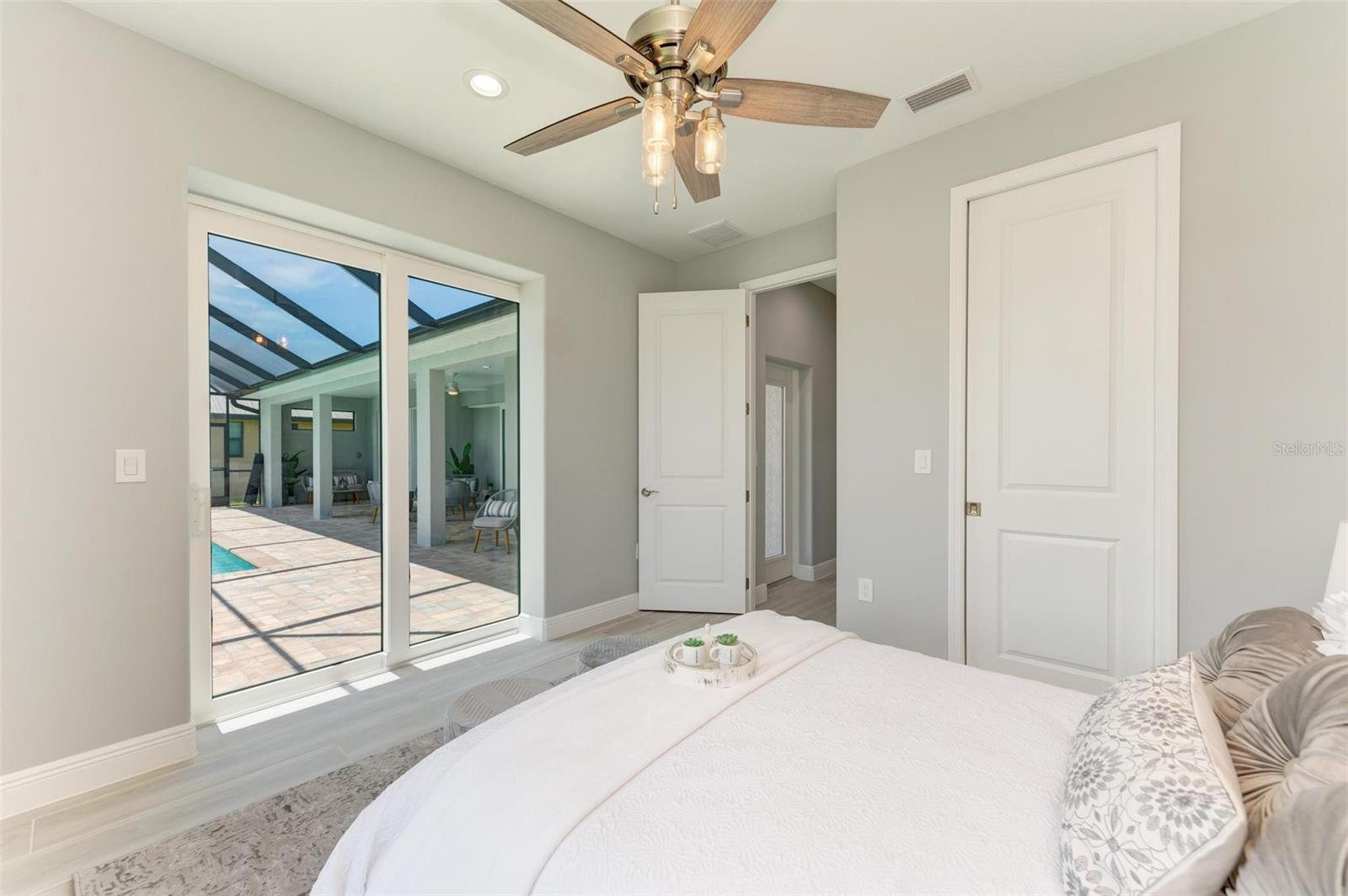 723 ROTONDA CIR