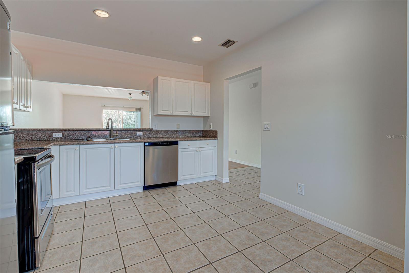 242 BOUNDARY BLVD #213, #213