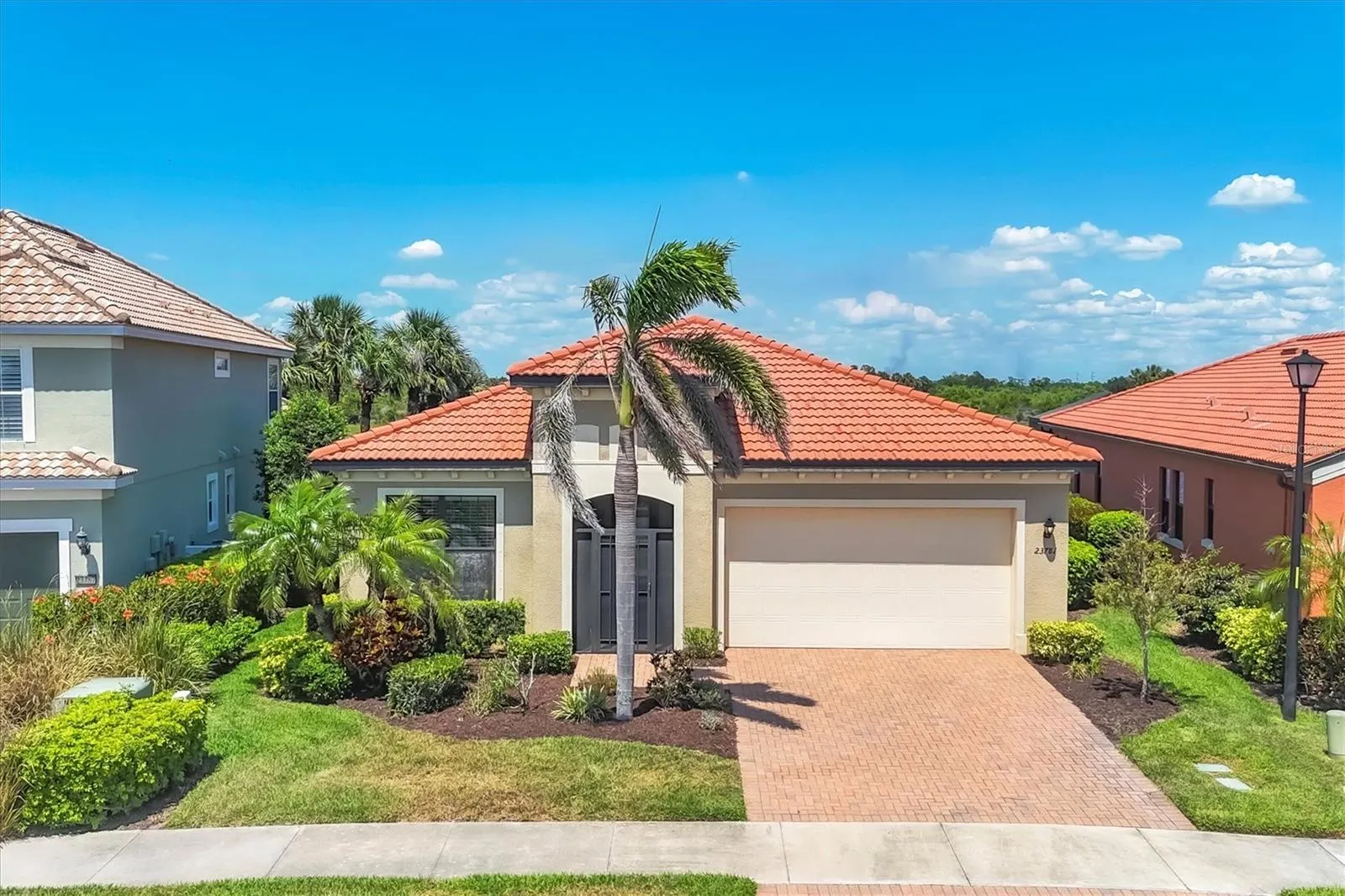 23781 WAVERLY CIR