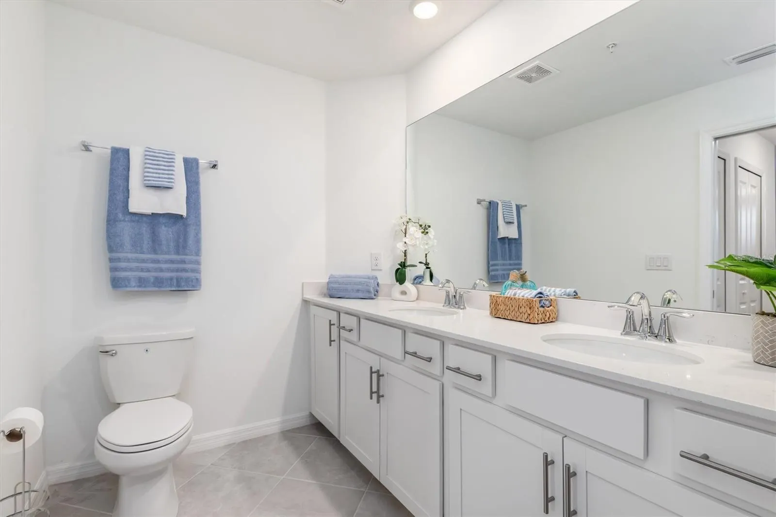 12550 GALAPAGOS CT #104, #104