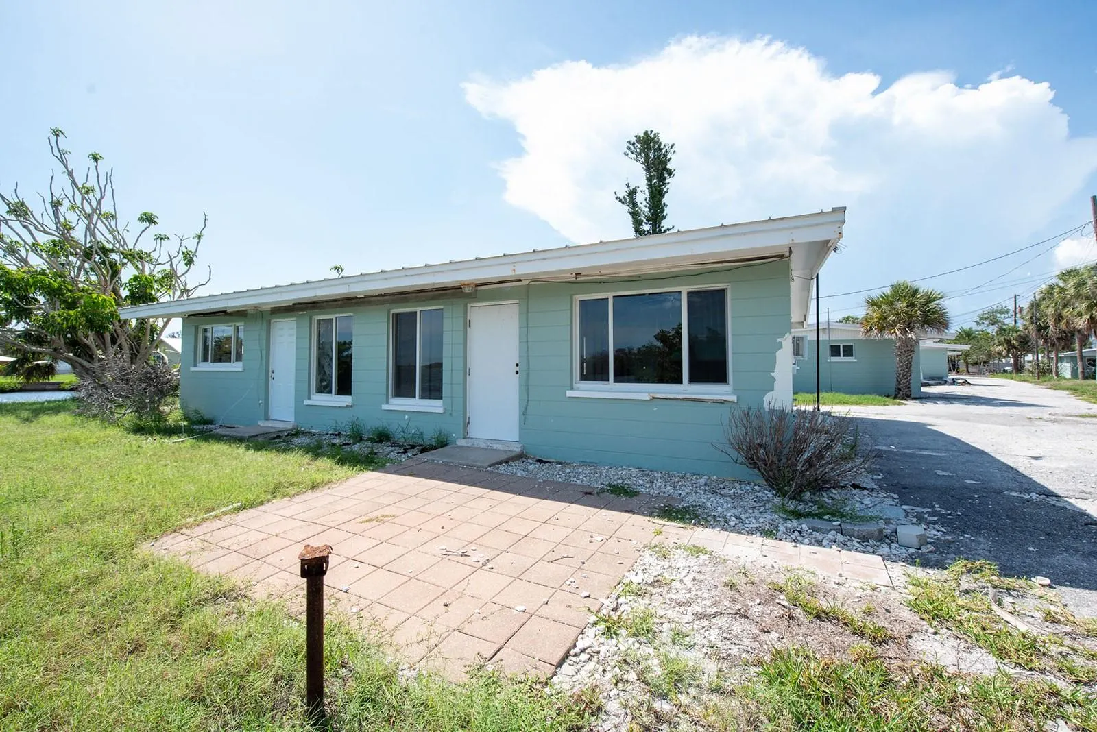 1790 MANOR RD
