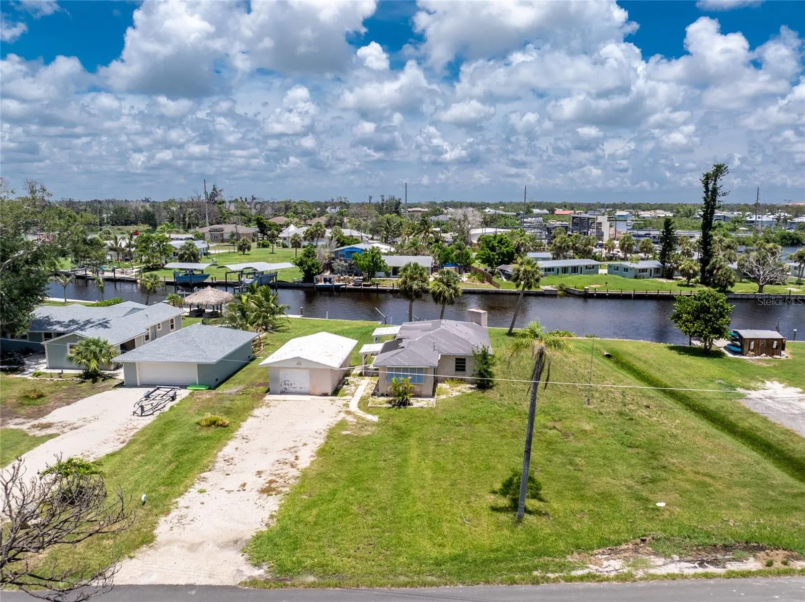 1899 RIVERSIDE DR
