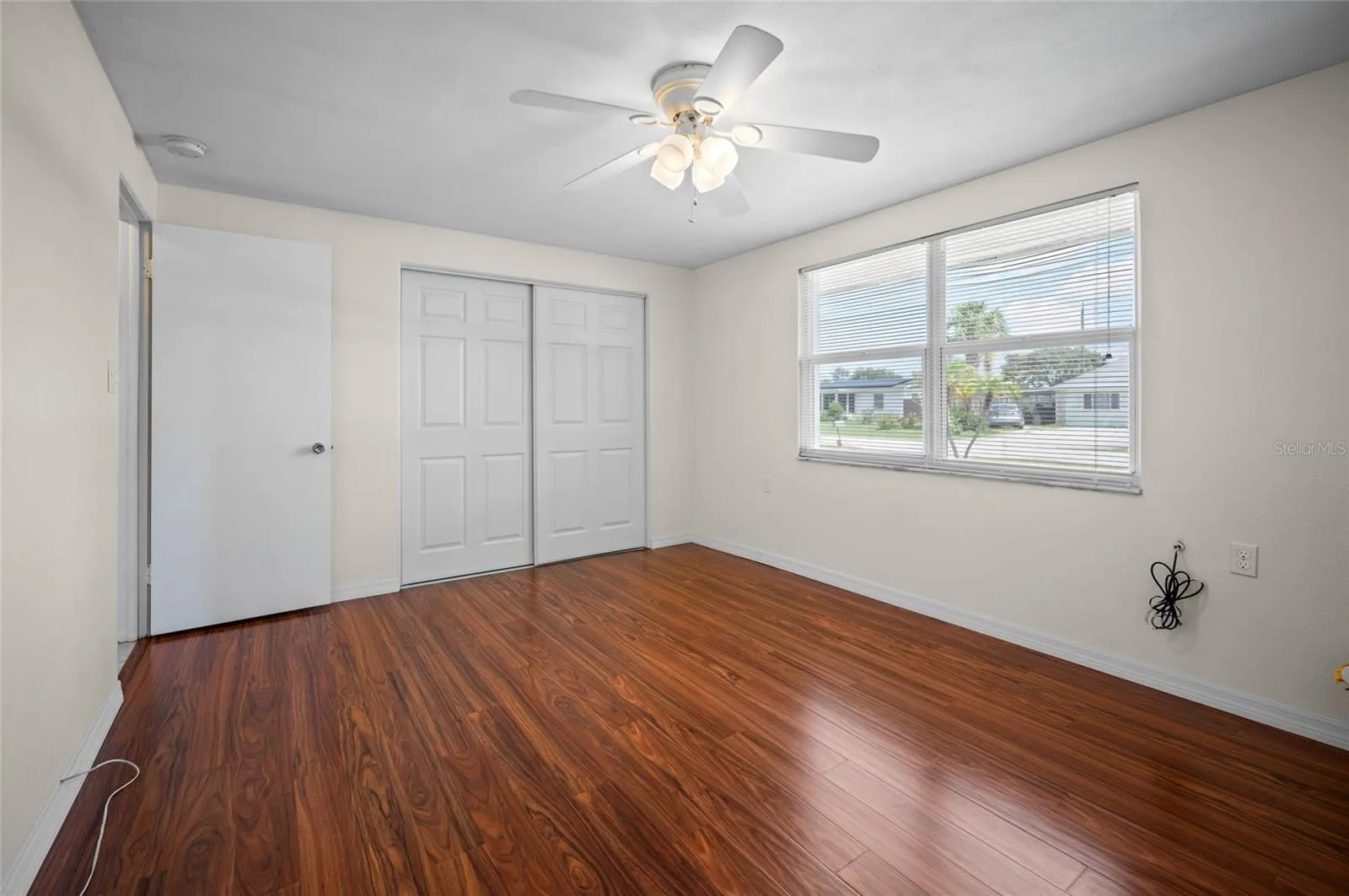 231 LAKEVIEW LN