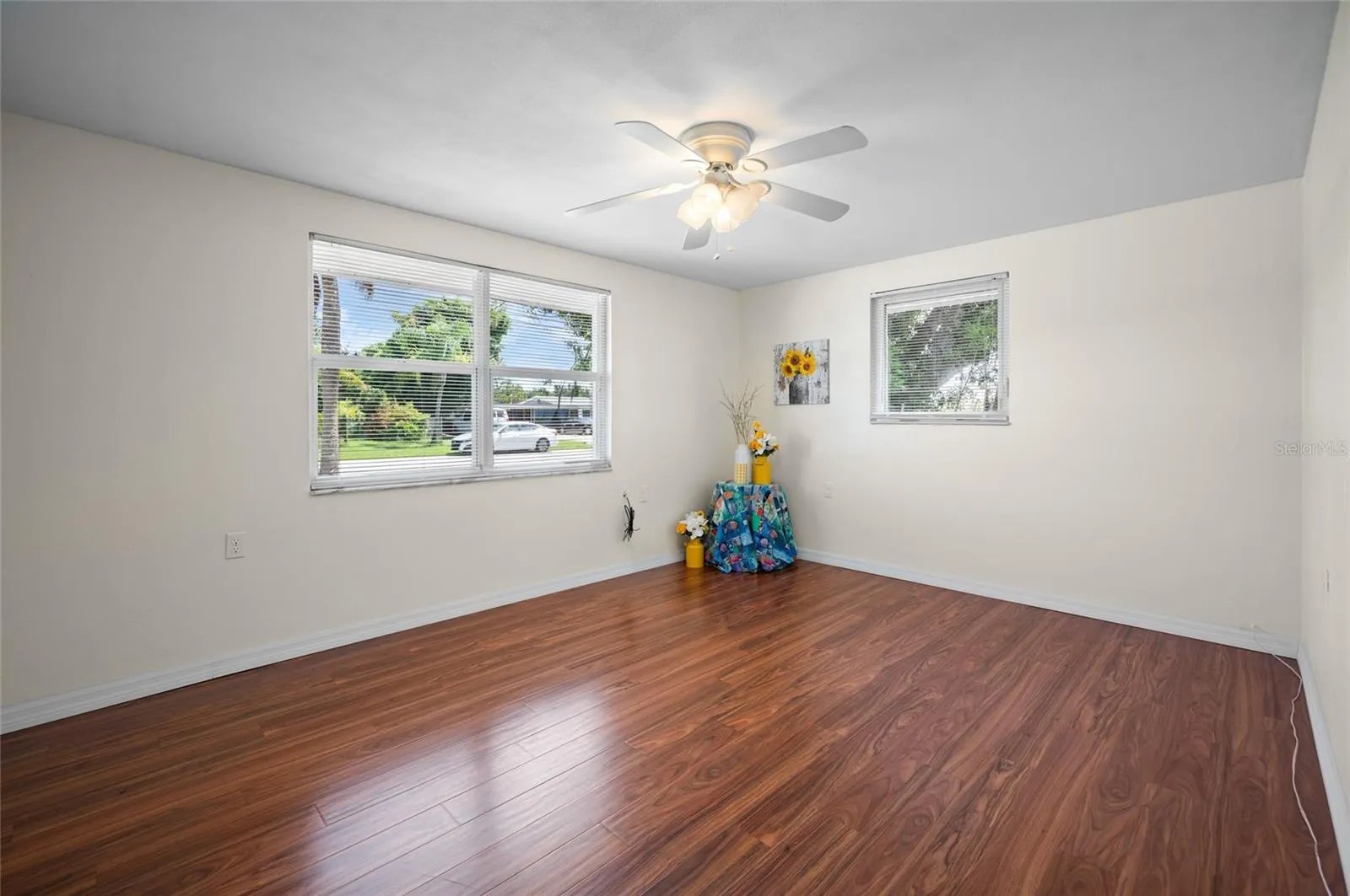 231 LAKEVIEW LN