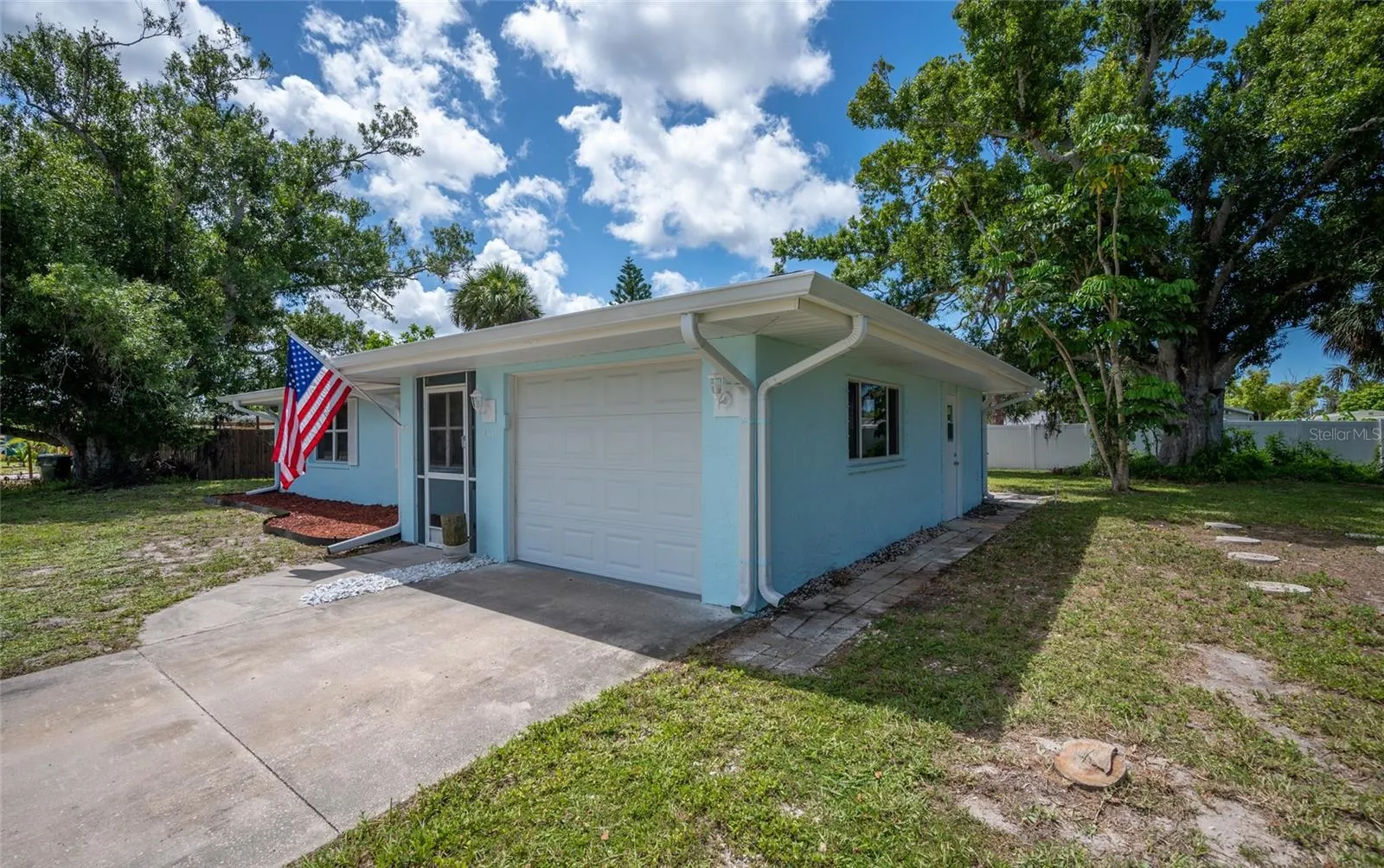 231 LAKEVIEW LN