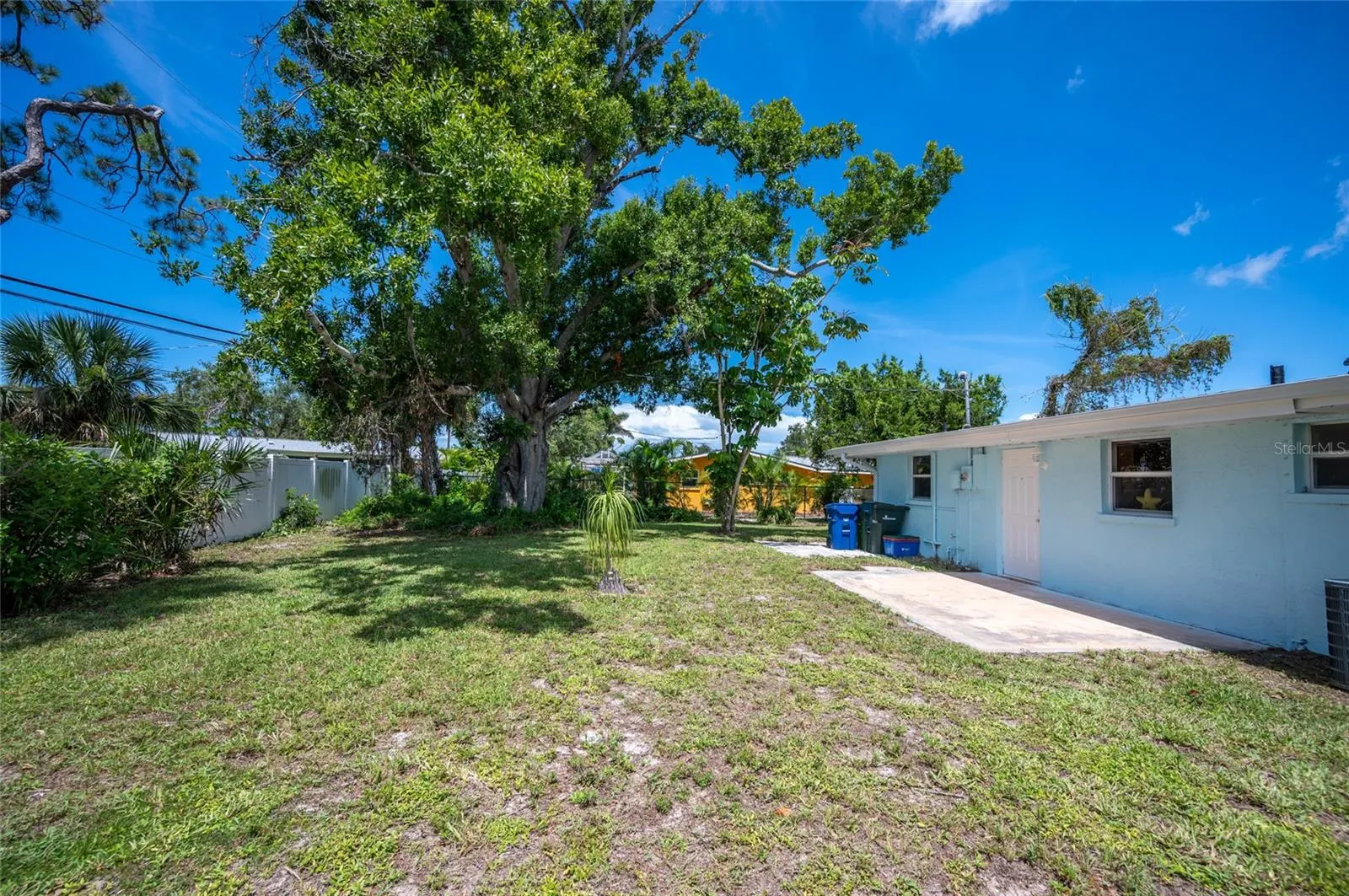 231 LAKEVIEW LN