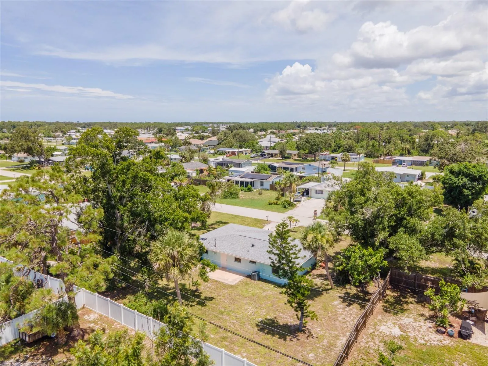 231 LAKEVIEW LN