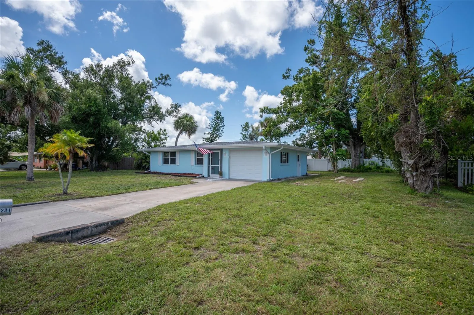 231 LAKEVIEW LN