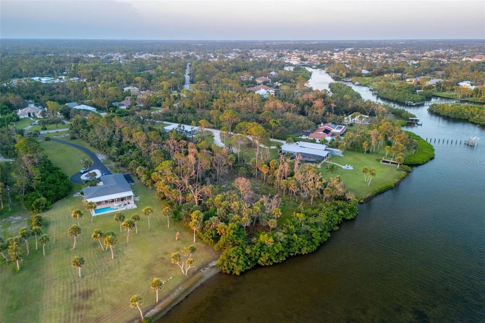 BAYSHORE DR