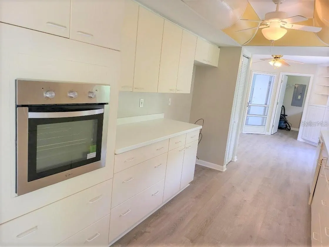 1711 SETTLERS DR #7, #7