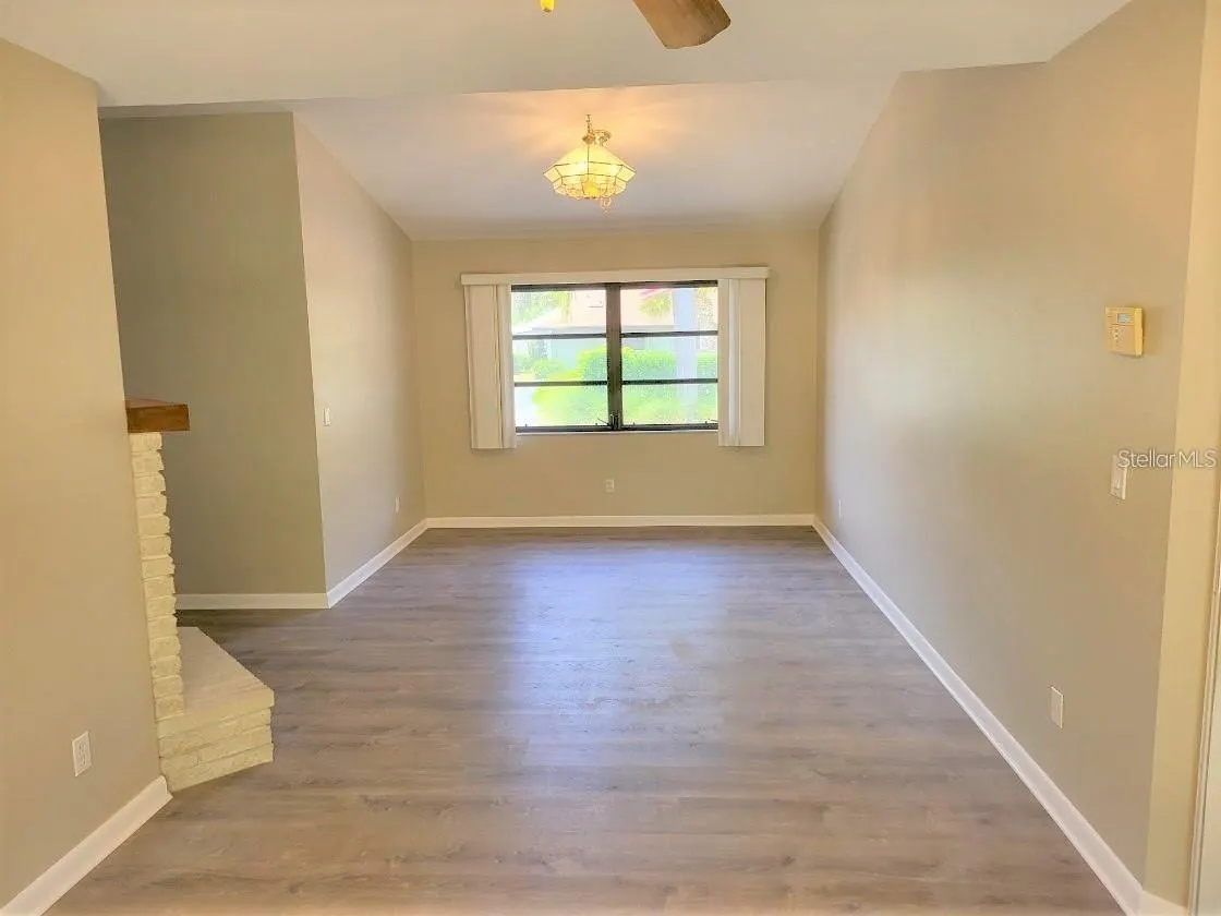 1711 SETTLERS DR #7, #7
