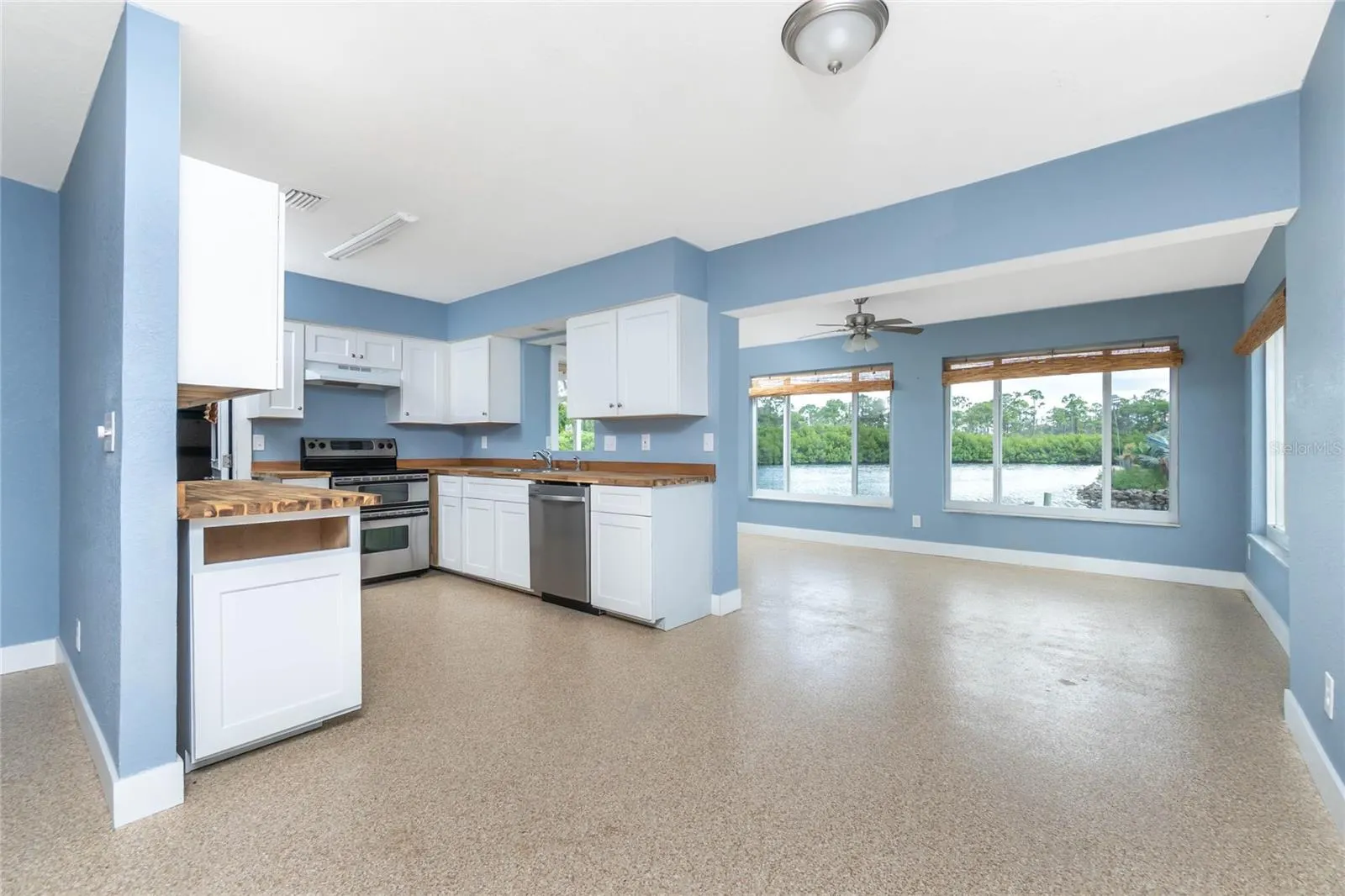 510 SANDLOR DR