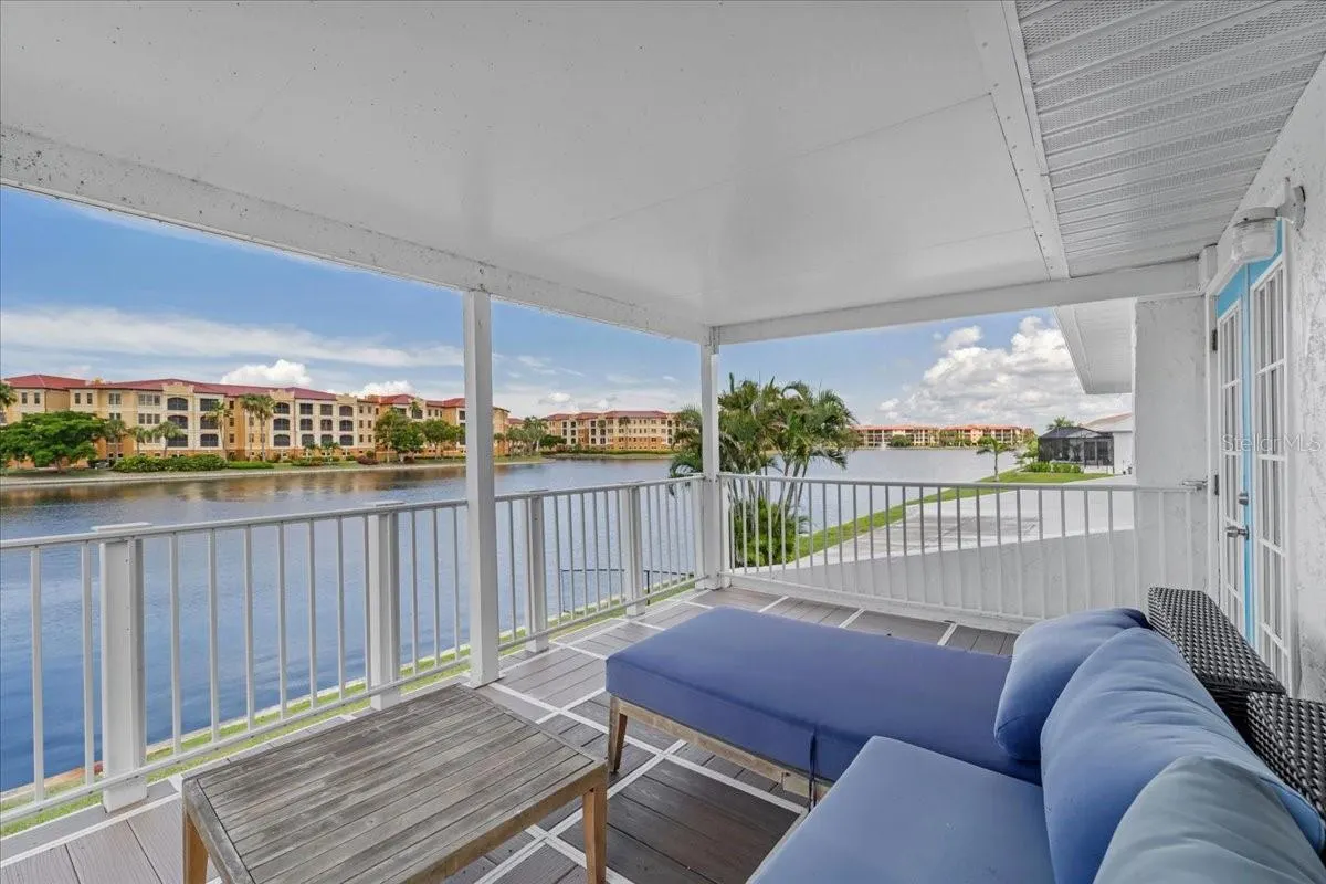 175 COLONY POINT DR
