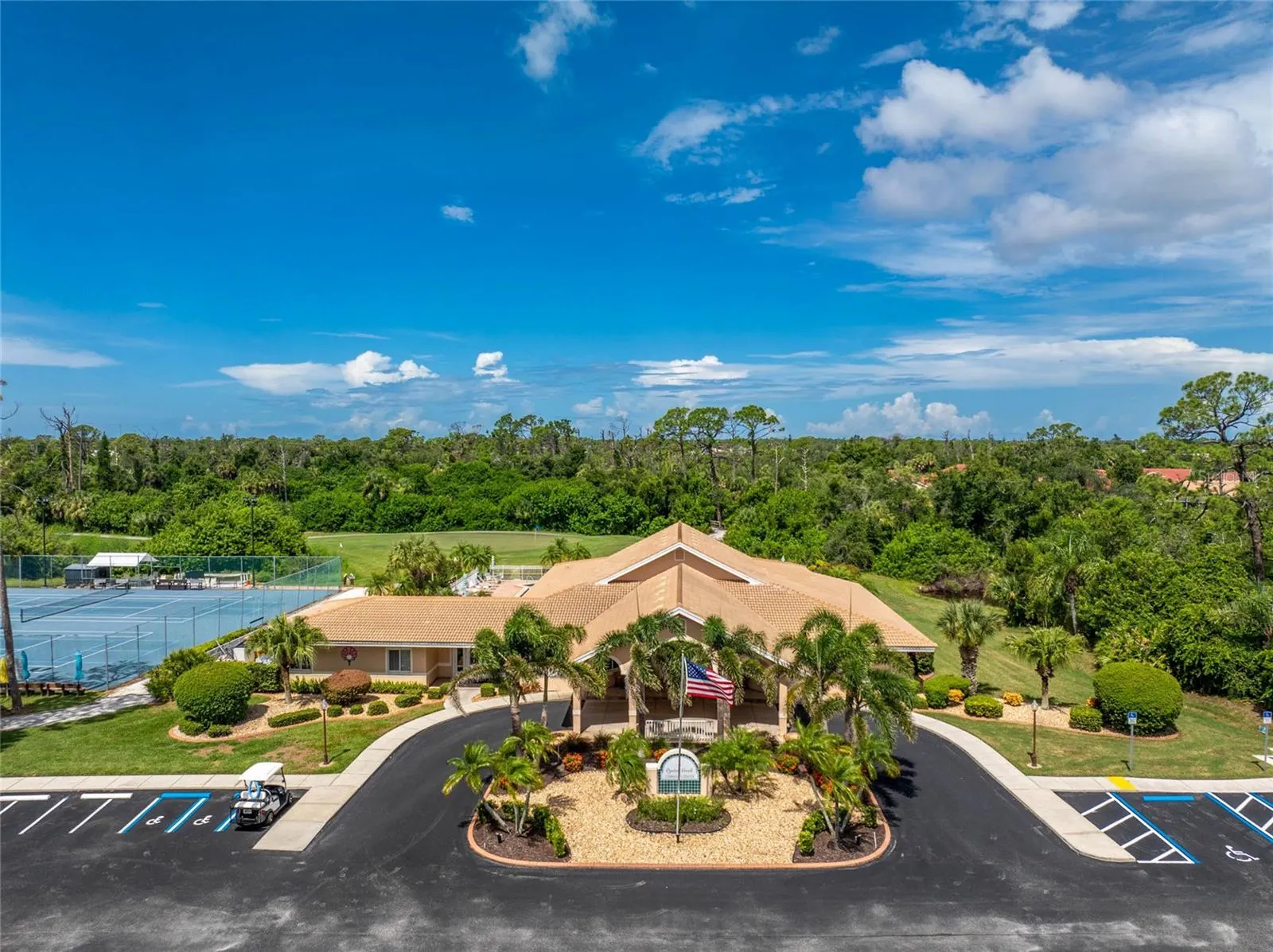 8542 LAKESIDE DR