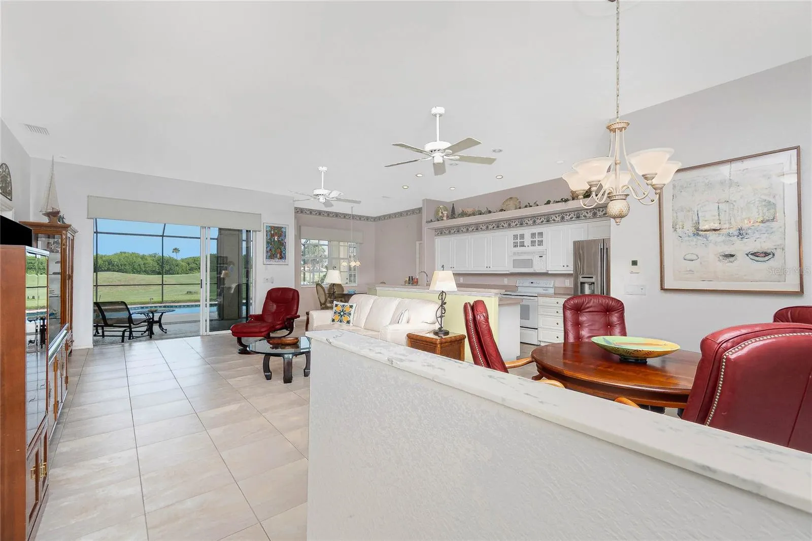 8542 LAKESIDE DR