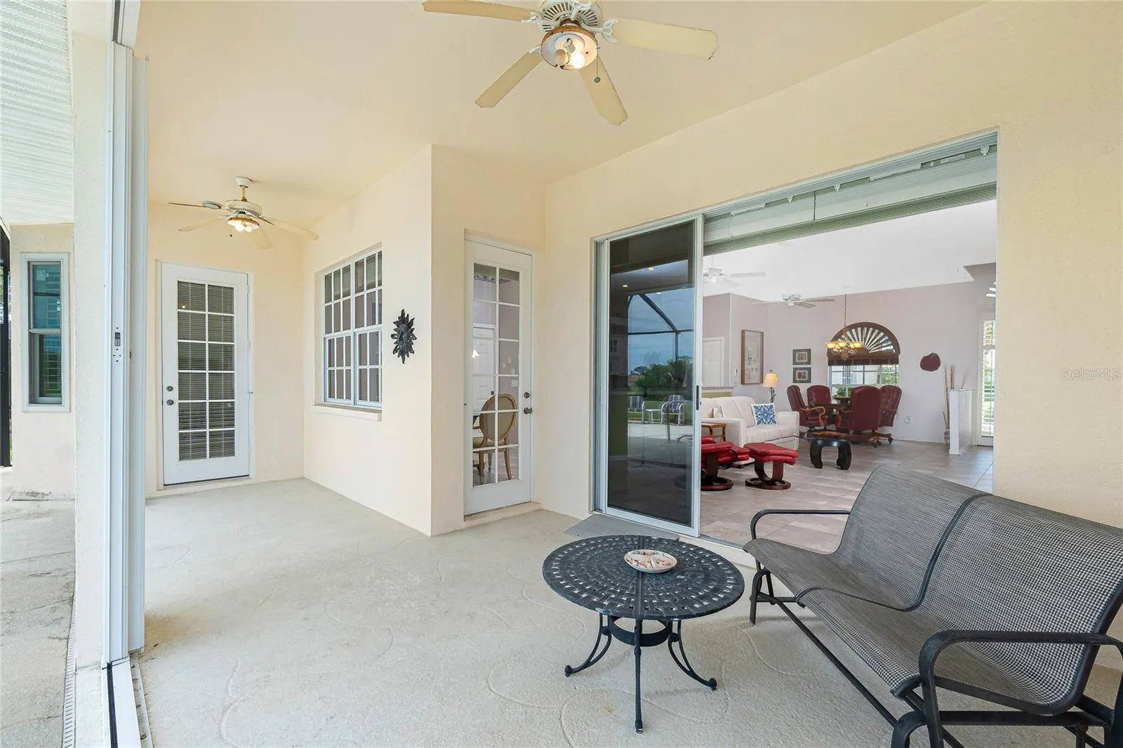 8542 LAKESIDE DR