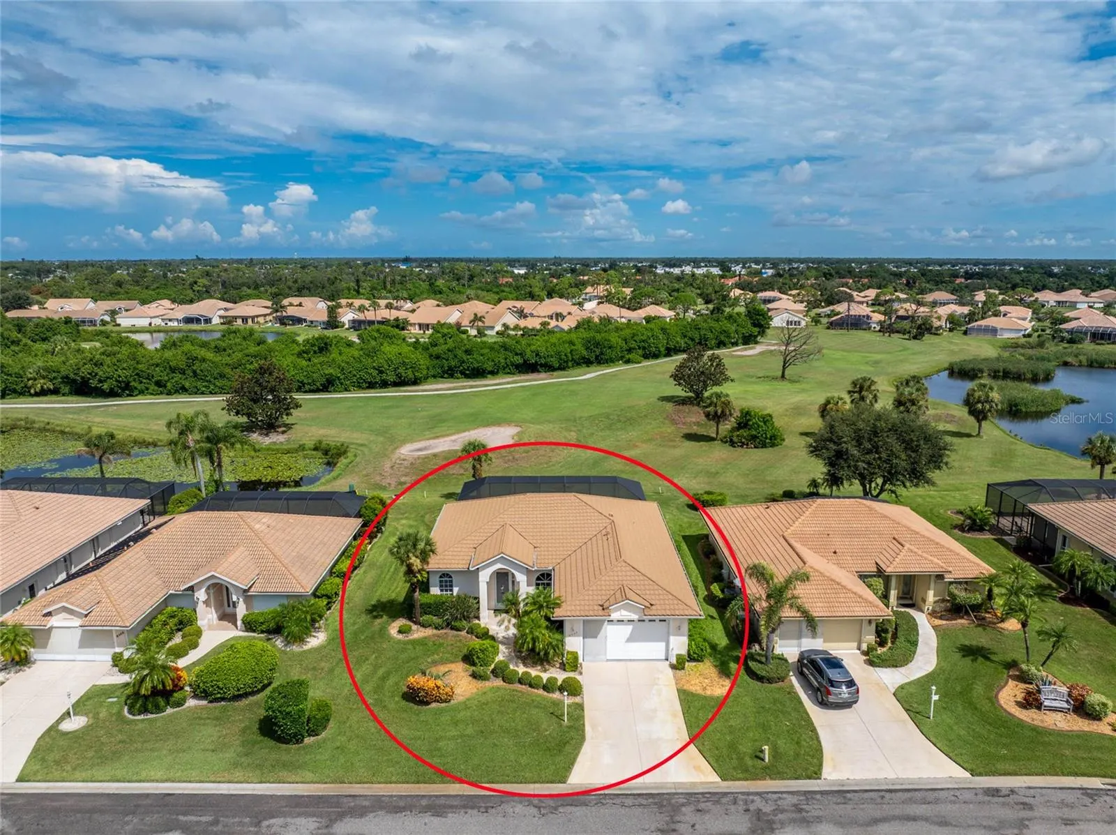 8542 LAKESIDE DR