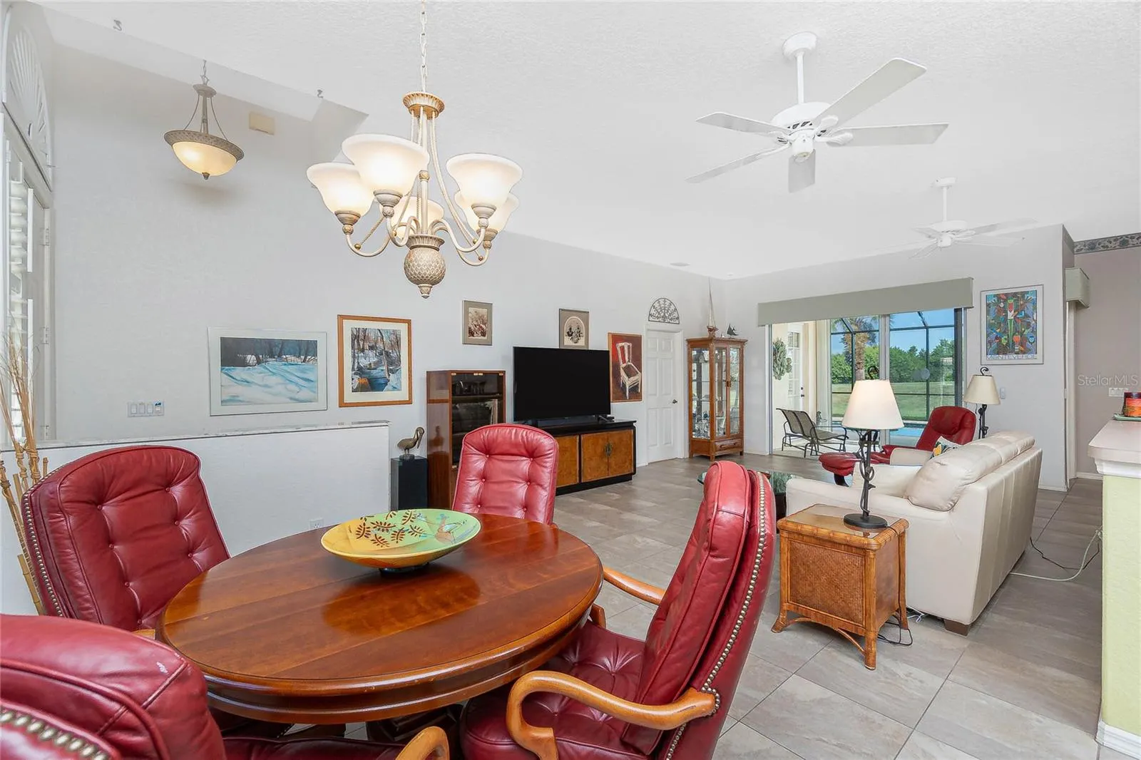 8542 LAKESIDE DR