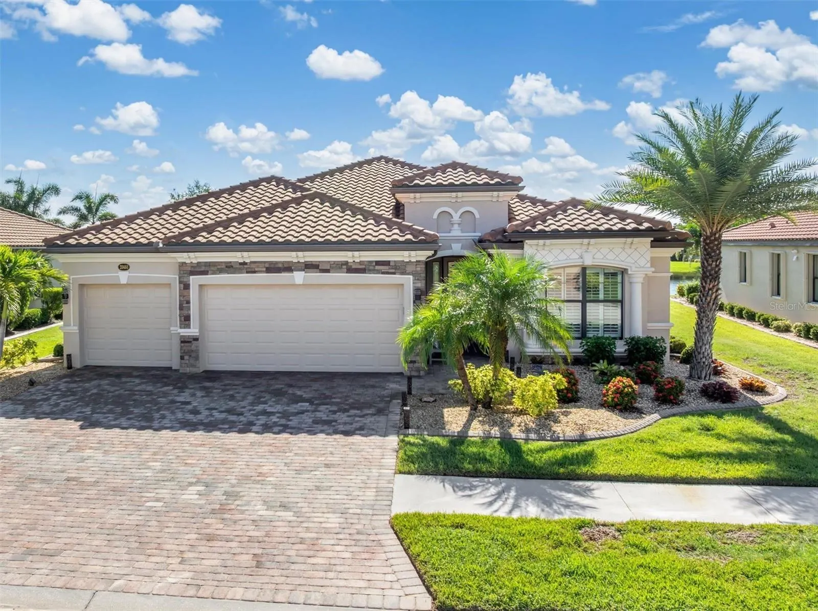 20460 GRANLAGO DR